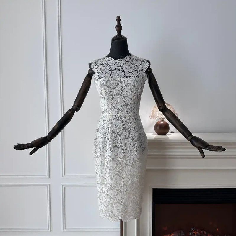 Valentino Valentino White Lace Women's Dress 0089 Size S / US 4 / IT 40 - 1 Thumbnail