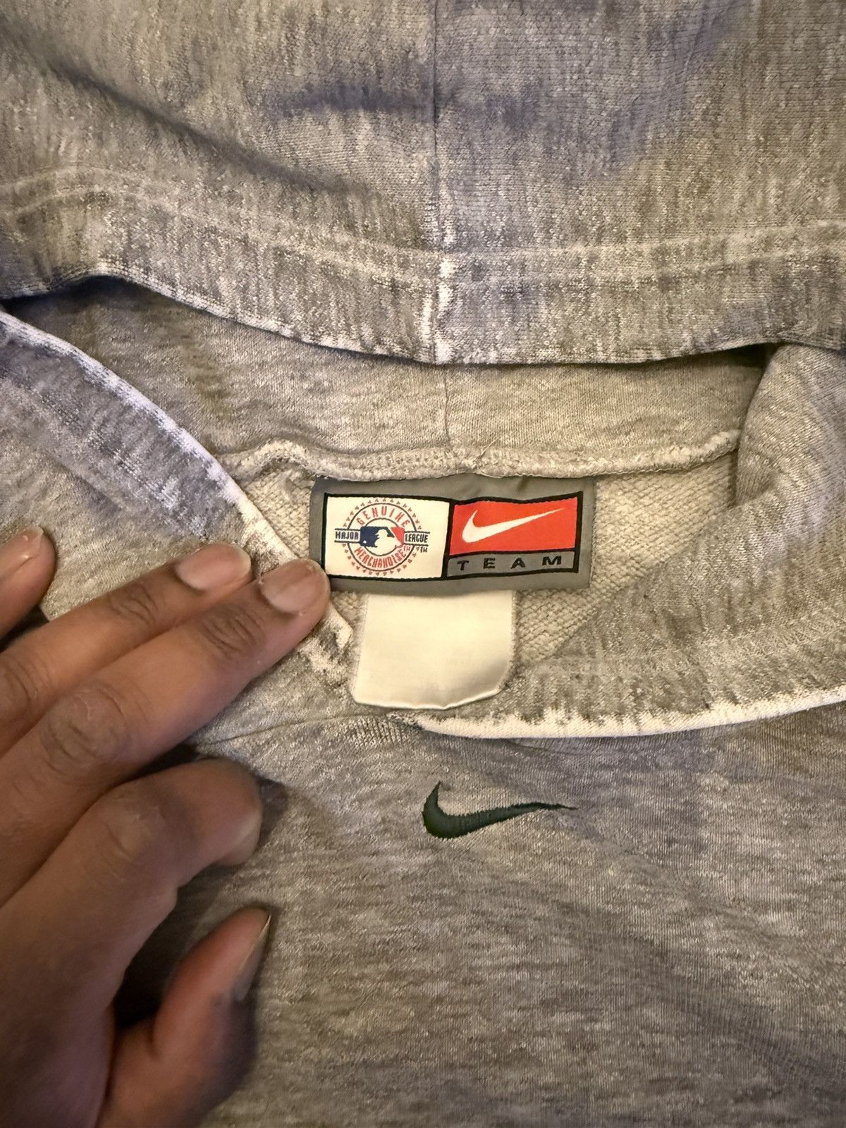 Nike Vintage Nike Center Swoosh Oakland Athletics Hoodie Size US XL / EU 56 / 4 - 2 Thumbnail
