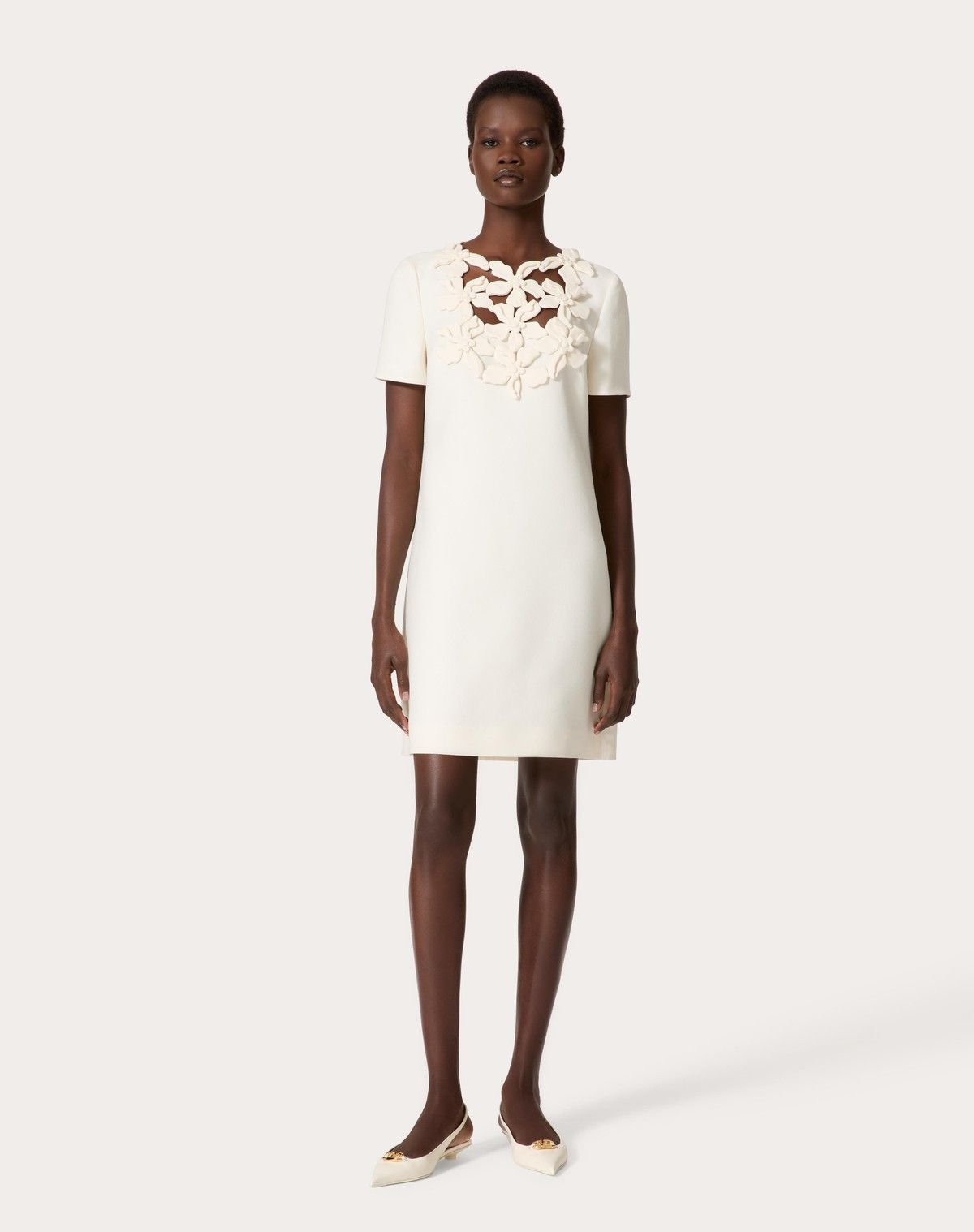 Valentino o1s1wg110525 Embroidered Crepe Coutoure Short Dress in White Size XS / US 0-2 / IT 36-38 - 4 Thumbnail