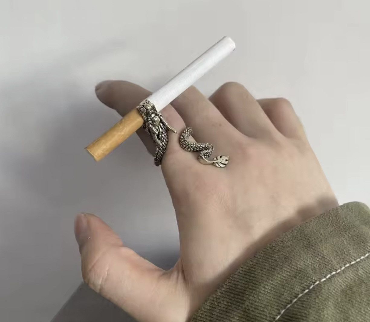 Jewelry Ancient Dragon Cigarette Holder Ring – Brass & Silver Tones Size ONE SIZE - 3 Thumbnail