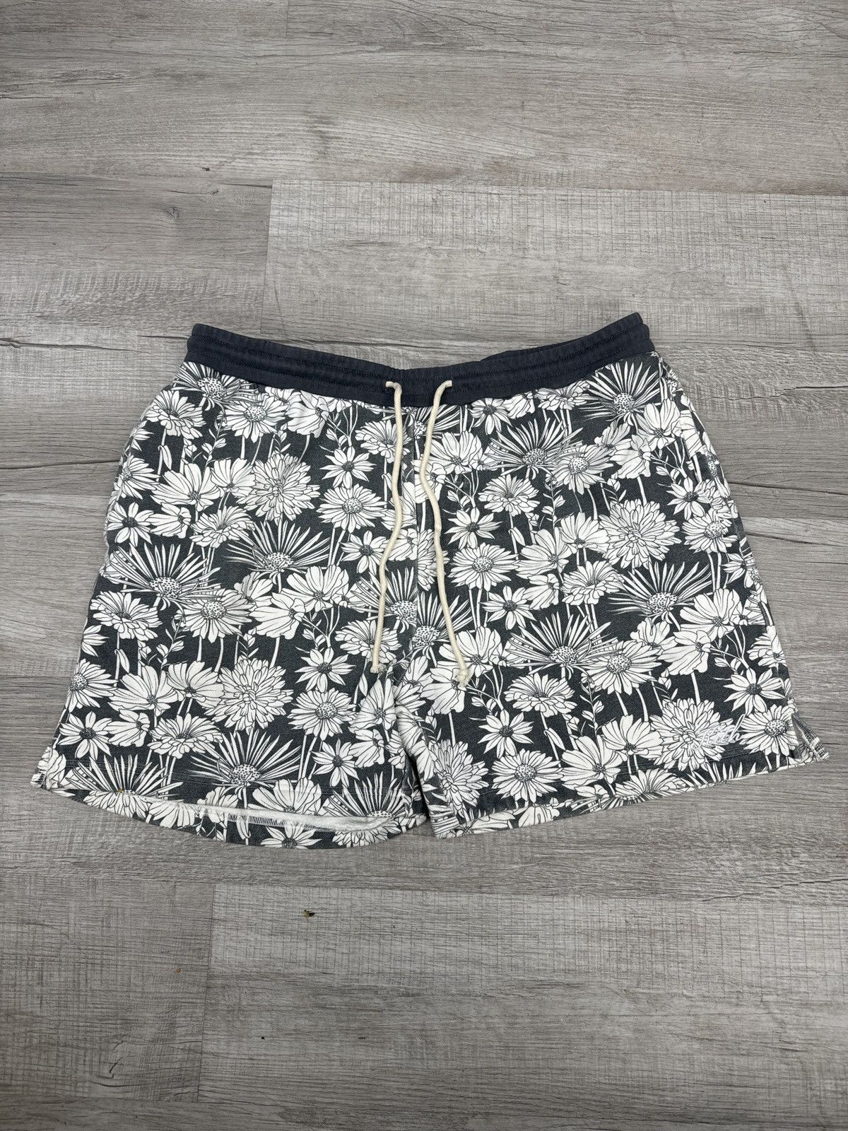 image of Kith Flower Shorts in Gray/White, Men's (Size 38)