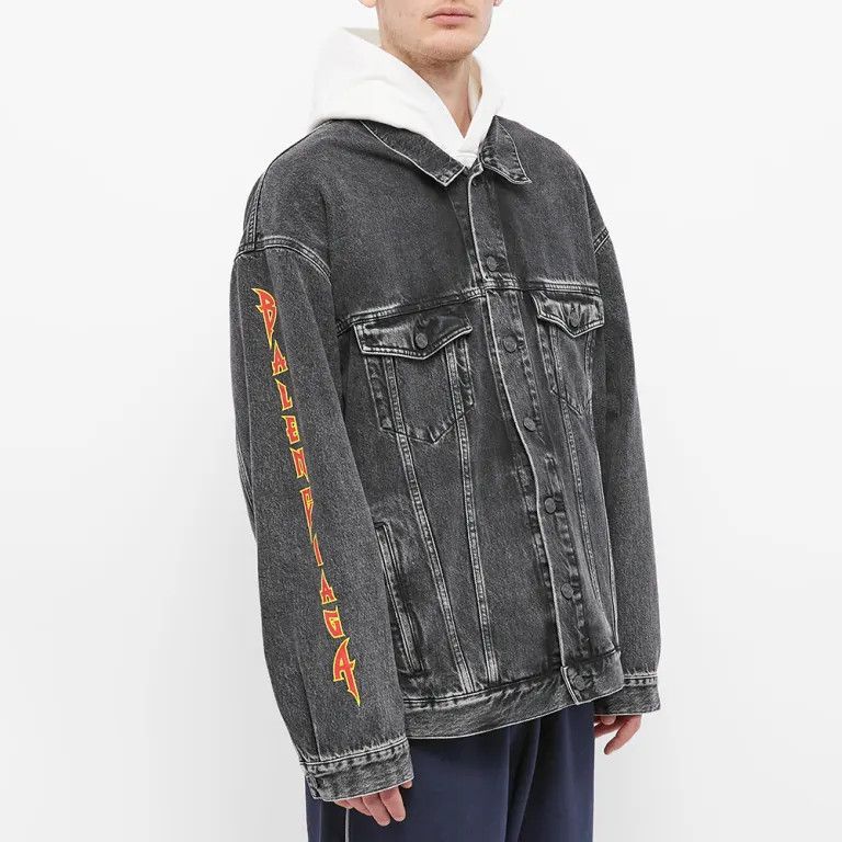 Balenciaga o1in1g1124 Oversized Organic Denim Jacket in Washed Black Size US M / EU 48-50 / 2 - 4 Thumbnail
