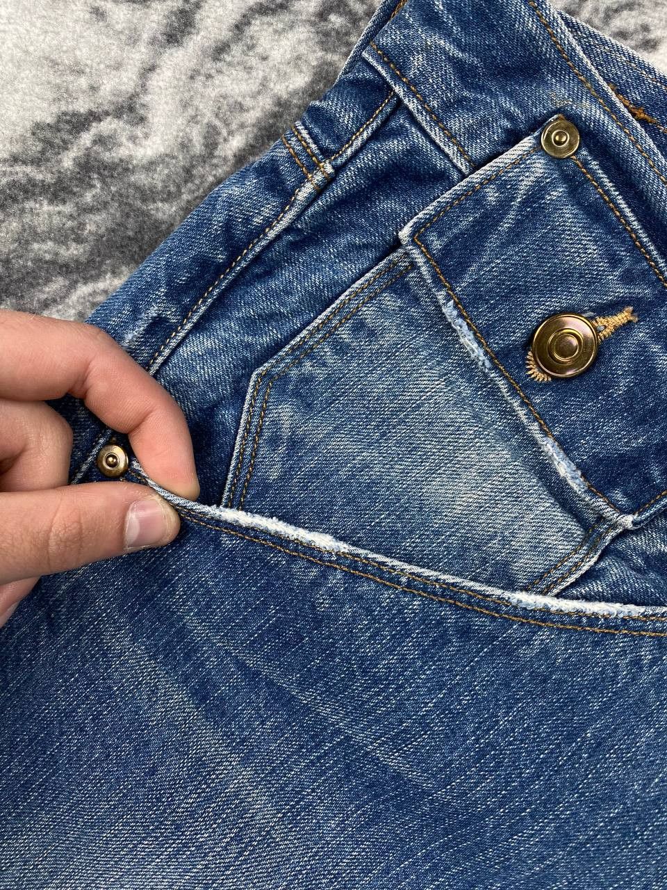 Levi's Vintage Levi’s Engineered Twisted Seams Cinch Denim Jeans Size US 31 - 11 Thumbnail