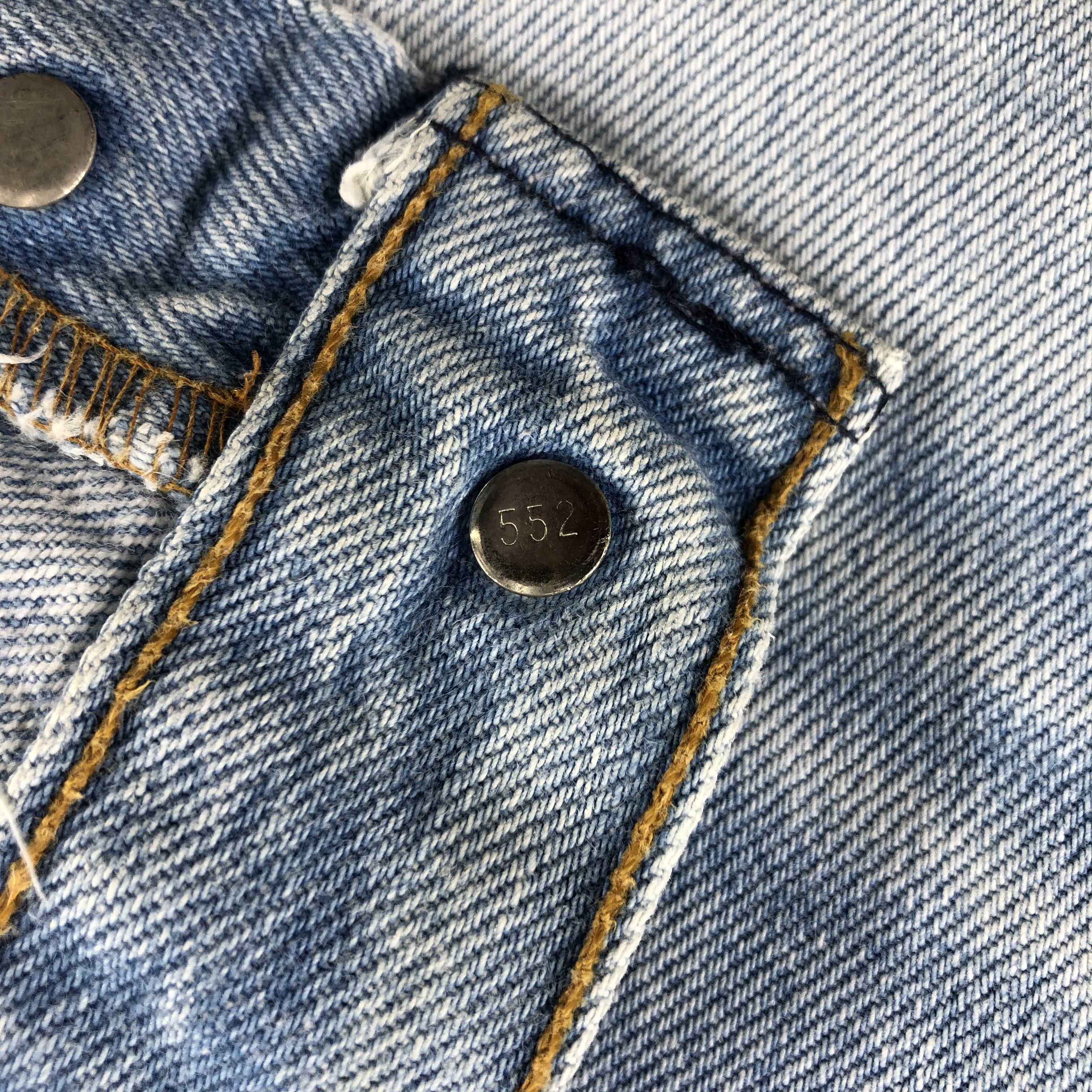 Levi's 90s Vintage Light Wash Levis 501 Jeans-JM2773 Size US 31 - 15 Thumbnail