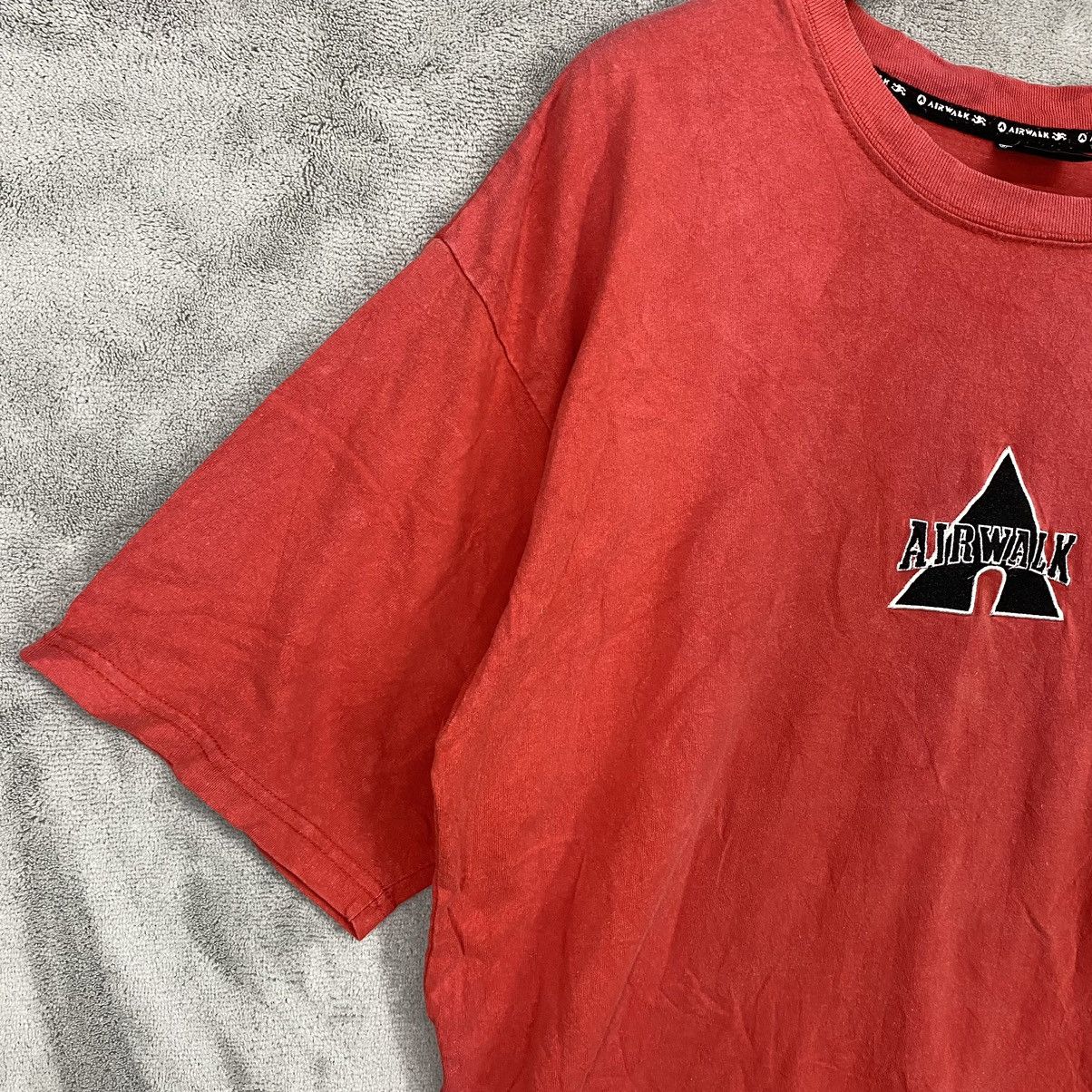 Airwalk Thrashed Faded Airwalk Logo Tee Size US L / EU 52-54 / 3 - 4 Thumbnail