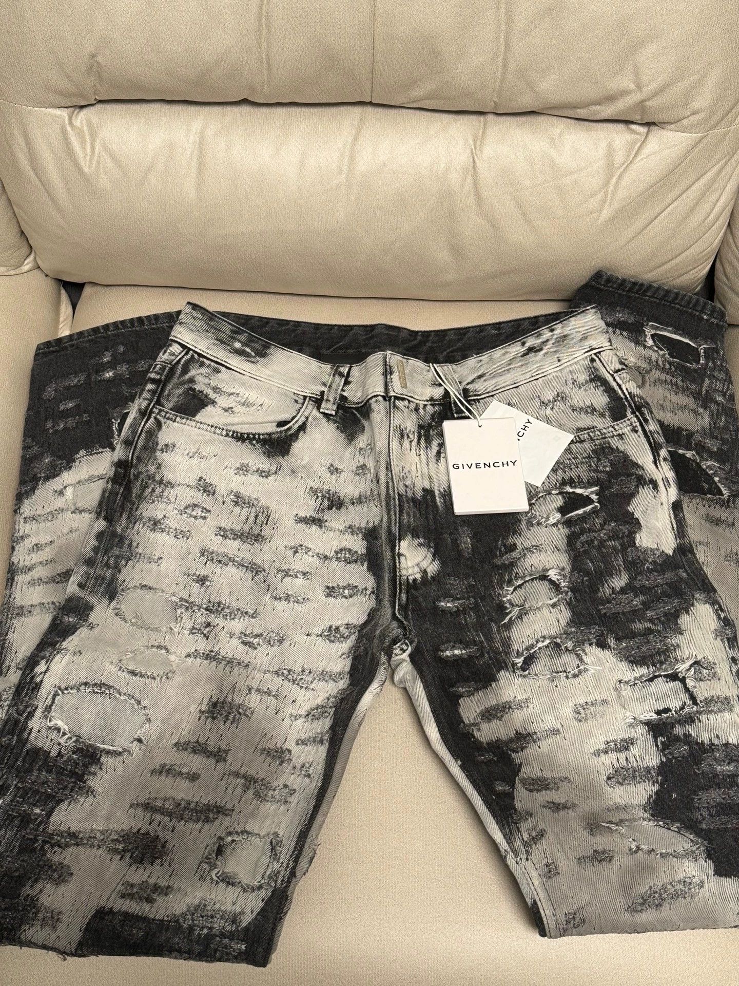 Givenchy Givenchy Cow Print Boro Distressed Embroidered Jeans Travis Size US 30 / EU 46 - 5 Thumbnail