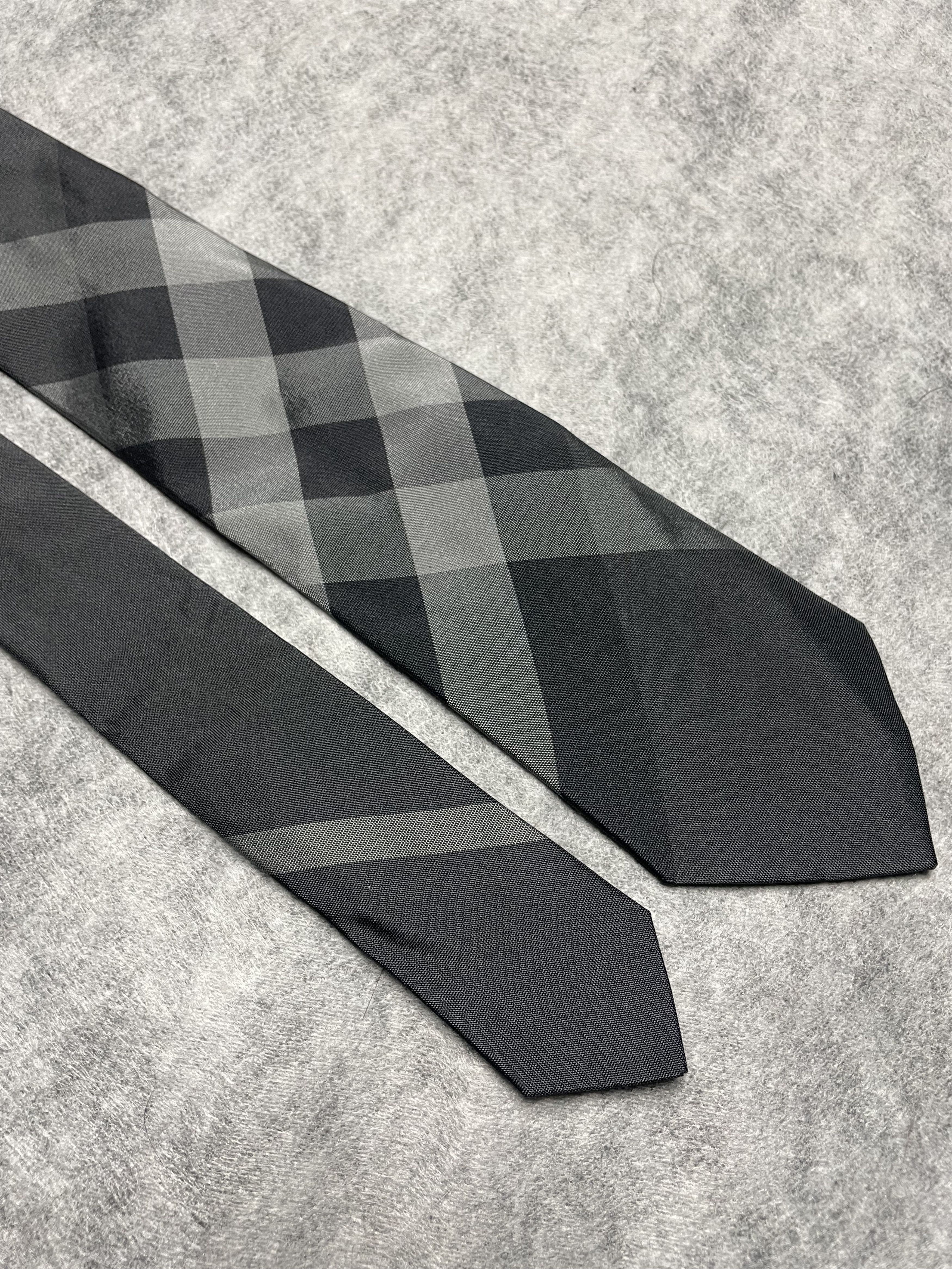 Burberry Burberry London Gray Black Check Plaid Silk Mens Tie Size ONE SIZE - 3 Thumbnail
