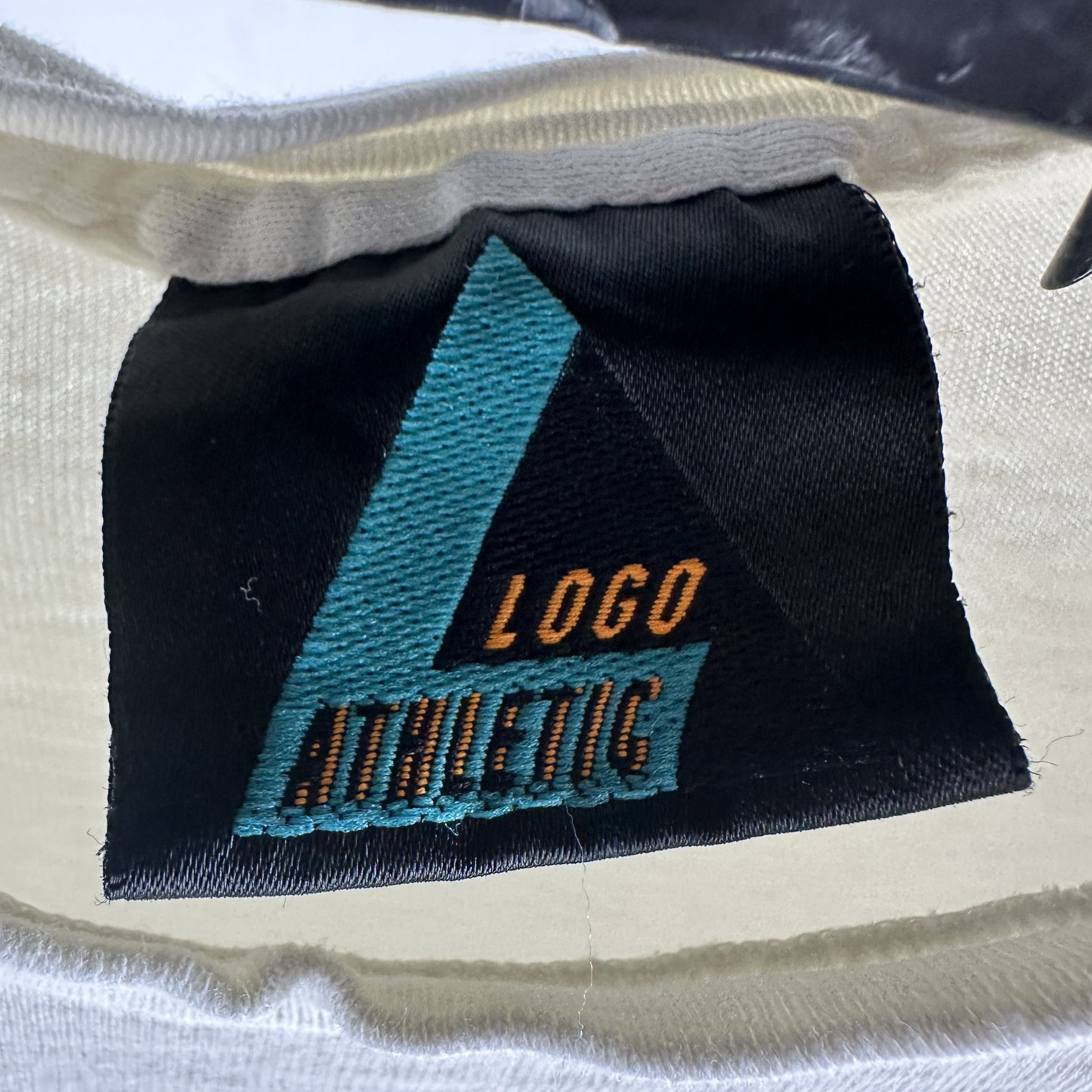 Vintage Vintage 1994 Houston Oilers NFL Football Graphic T-Shirt Size US L / EU 52-54 / 3 - 4 Thumbnail