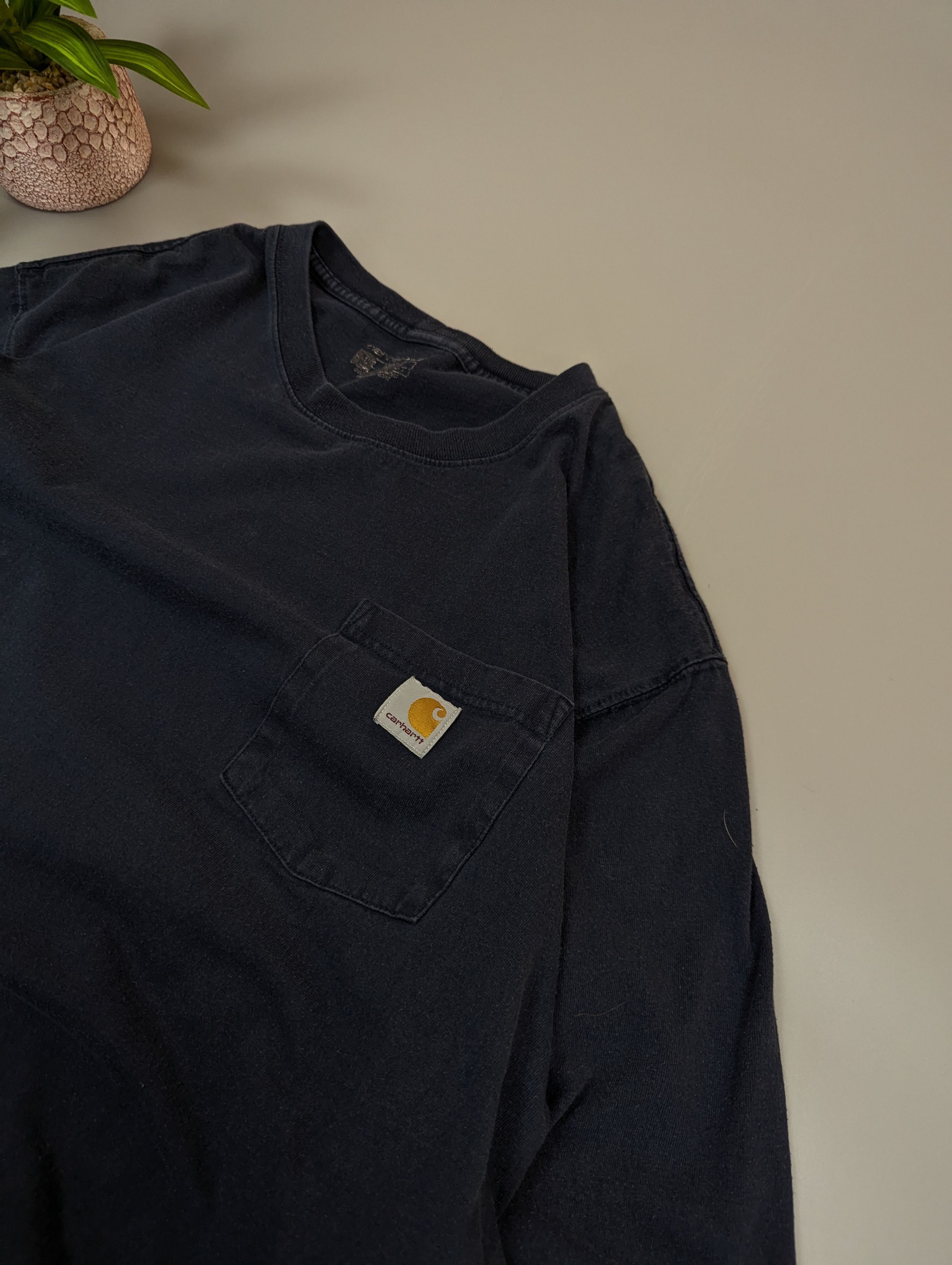 Carhartt Carhartt Vintage Faded Navy T-Shirt Distressed Workwear L/XL Size US XL / EU 56 / 4 - 7 Thumbnail