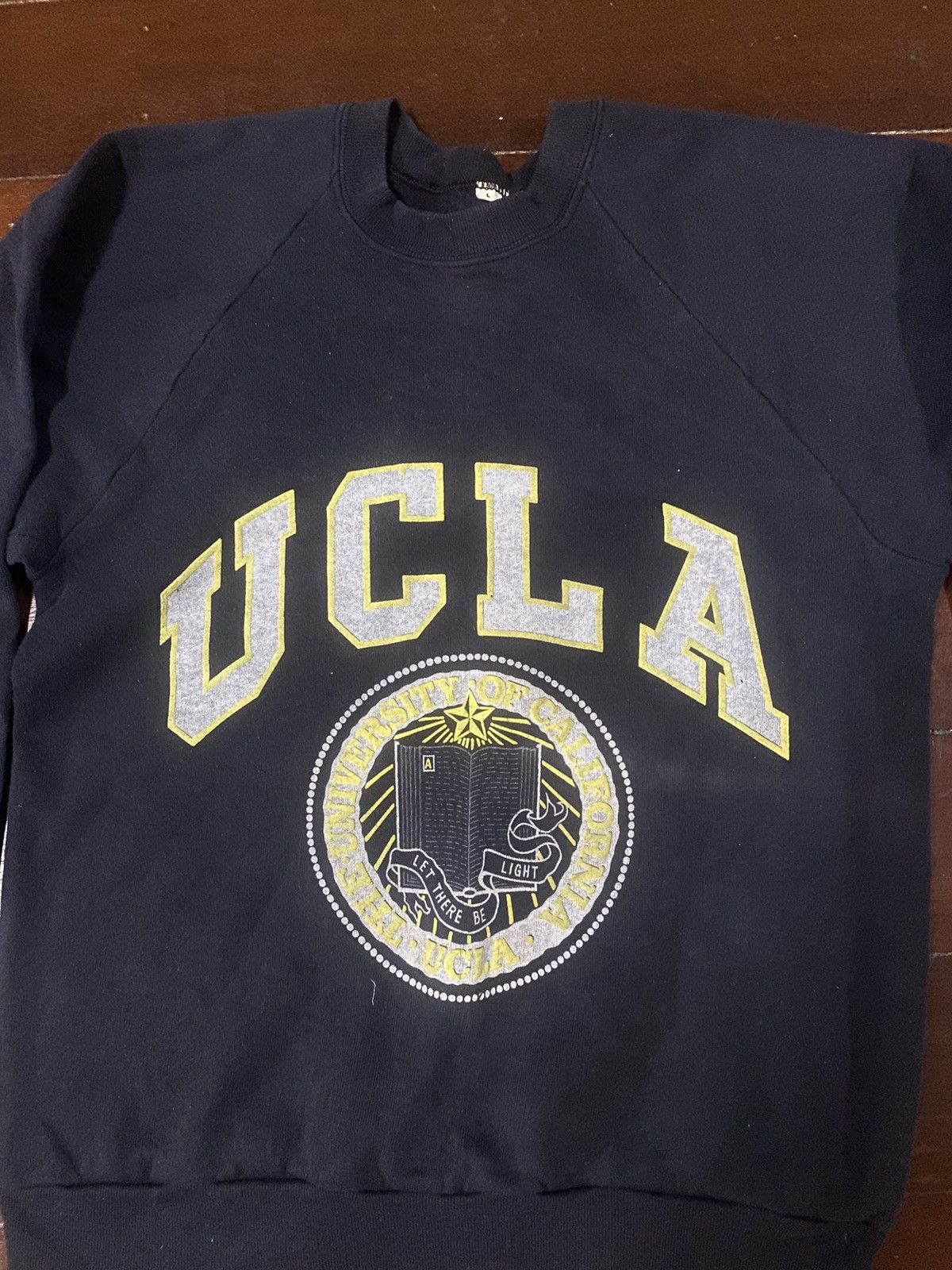 Vintage Vintage 90s Crewneck fruit of the loom UCLA Sweatshirt Size US L / EU 52-54 / 3 - 4 Thumbnail