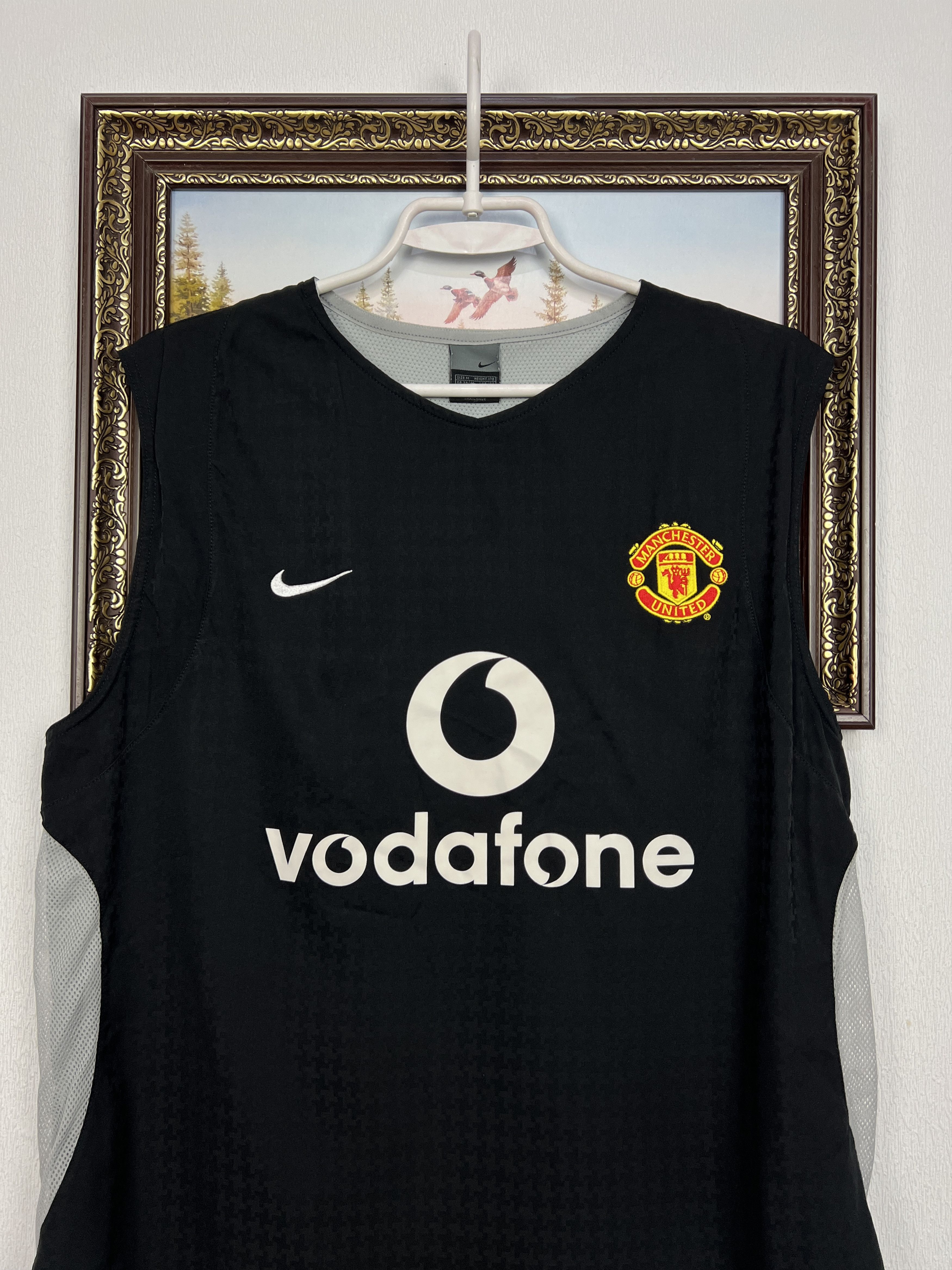 Nike Vintage Nike Manchester United Vodafone Train Vest Size US M / EU 48-50 / 2 - 2 Thumbnail