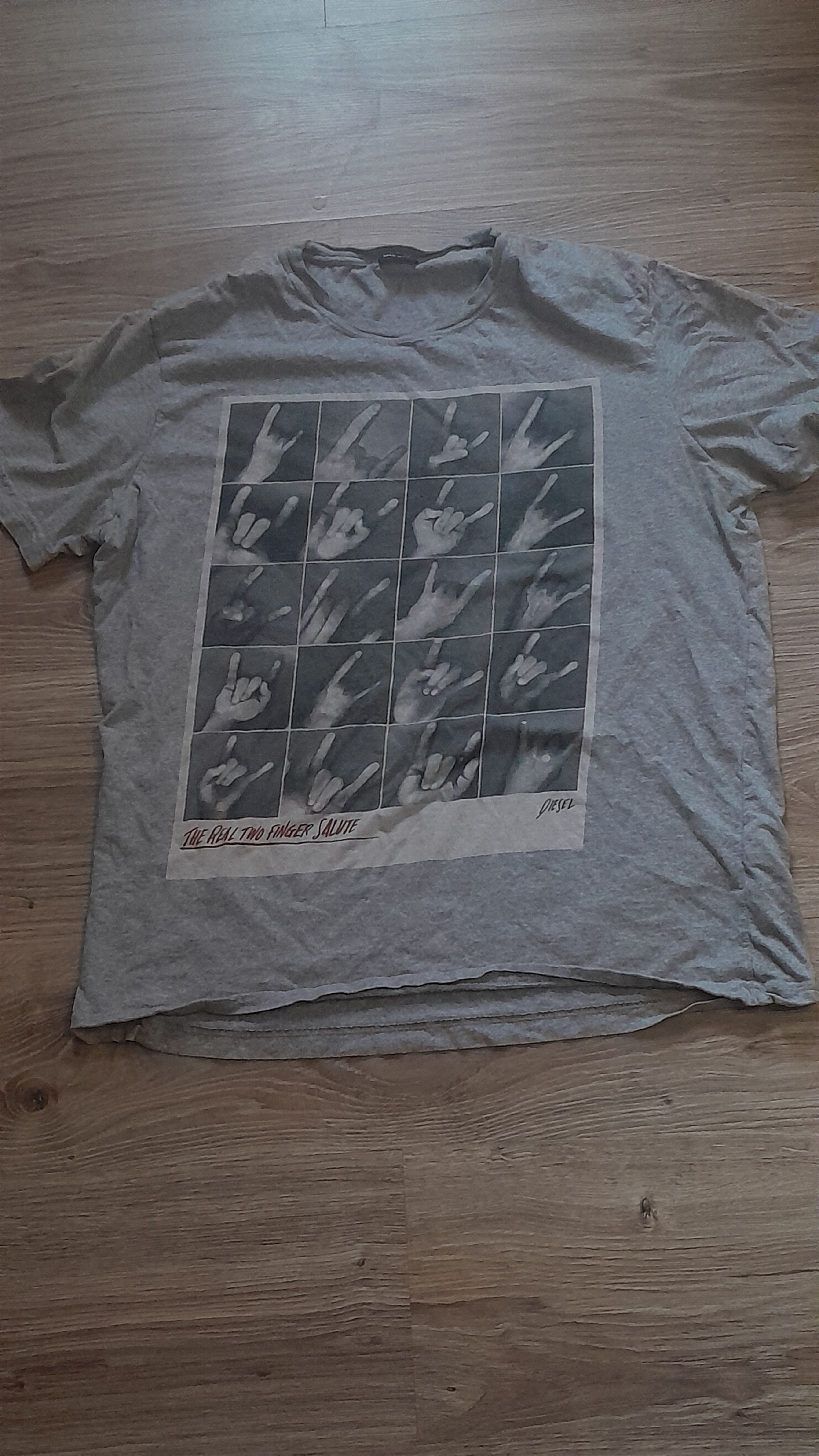 Diesel Diesel The Real Two Finger Salute Graphic T-shirt Size US S / EU 44-46 / 1 - 1 Thumbnail