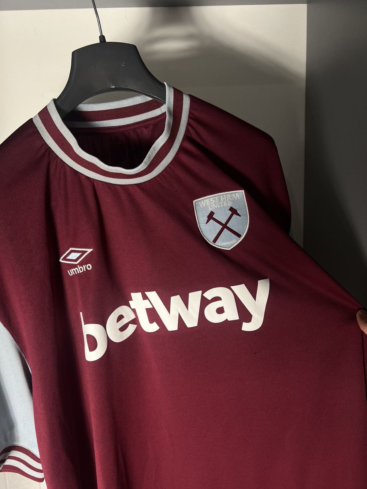 Vintage VERY RARE UMBRO FC WEST HAM UNITED ENGLAND SOCCER JERSEY 90s Size US XXL / EU 58 / 5 - 5 Thumbnail