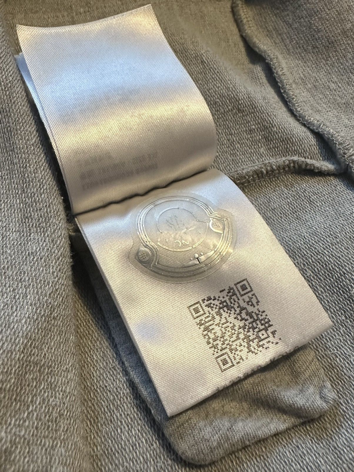 Moncler FELPA CON CAPPUCCIO HOODIE SWEATER Size US XXL / EU 58 / 5 - 10 Thumbnail