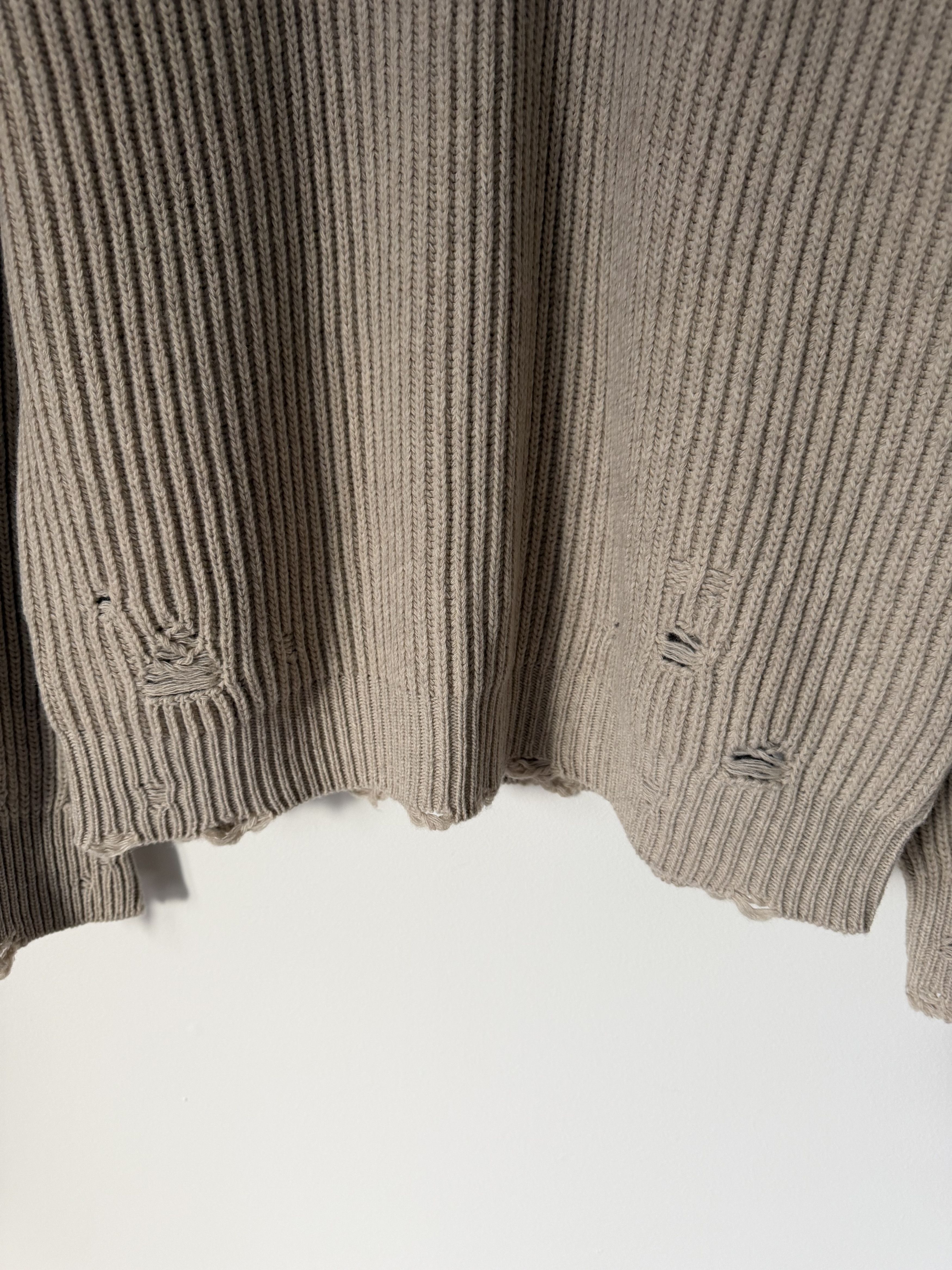 MM6 MM6 Maison Margiela Distressed V-Neck Sweater in Beige Size US L / EU 52-54 / 3 - 3 Thumbnail
