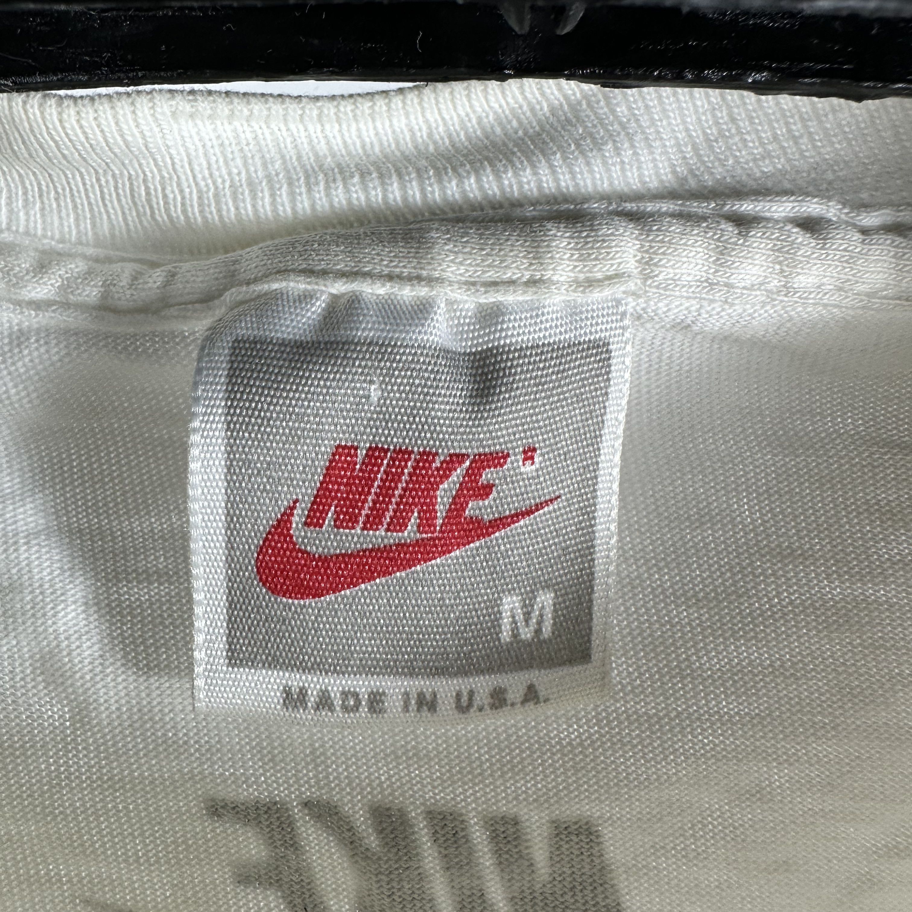 Vintage Vintage Nike 90s Michael Jordan Air Jordan Graphic T-shirt Size US L / EU 52-54 / 3 - 6 Thumbnail