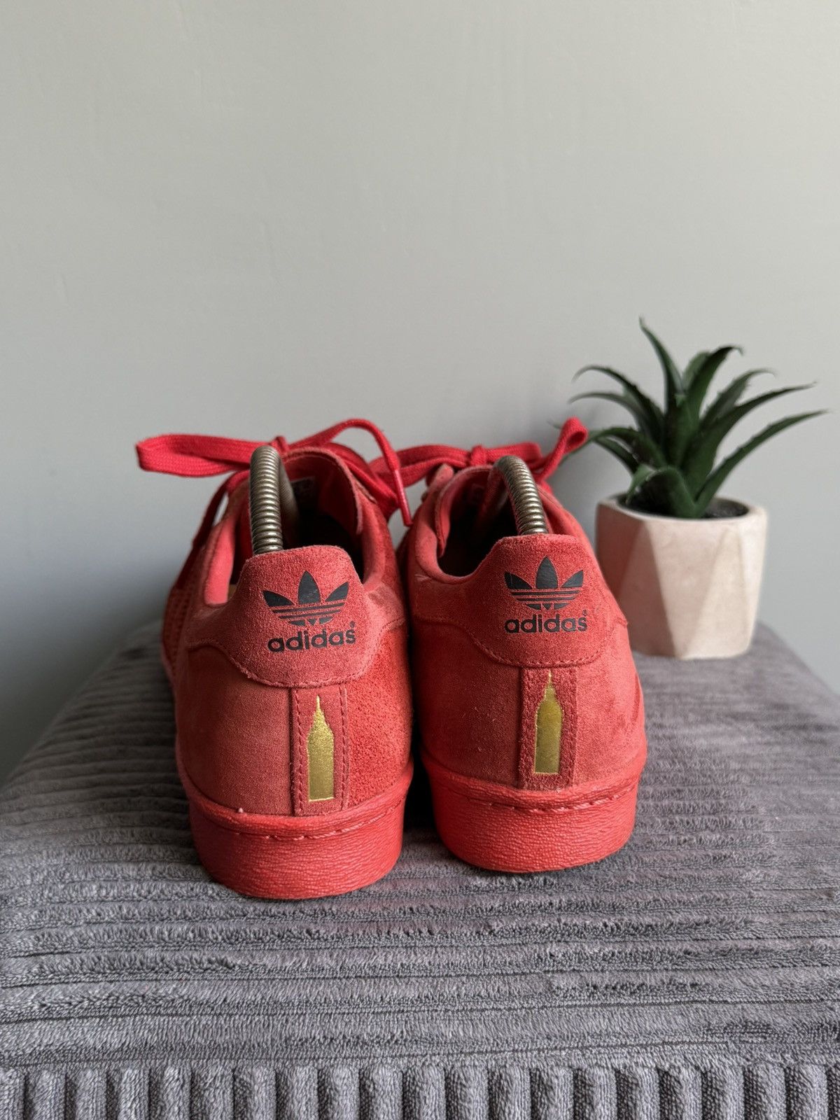 Adidas Vintage Adidas Superstar London Sneakers Size US 10 / EU 43 - 6 Thumbnail