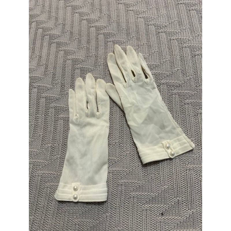 Vintage Vintage white fabric wrist length gloves READ Size ONE SIZE - 1 Thumbnail