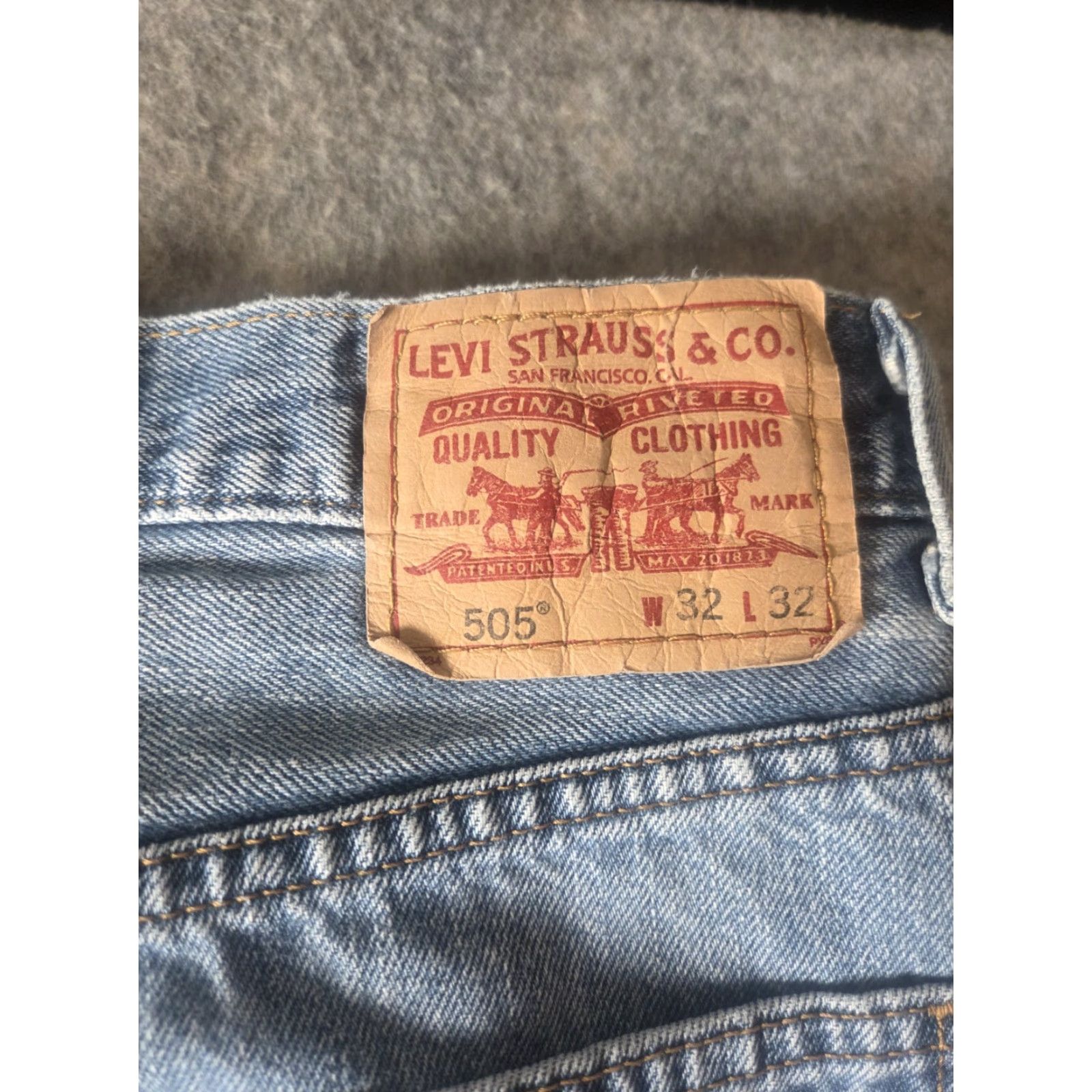 Levi's VINTAGE Levi's 505 Jeans Men 32x32 Blue Denim Straight 5-Pocket Distressed Look Mens Jeans Blue Regular Fit Size US 32 / EU 48 - 5 Thumbnail