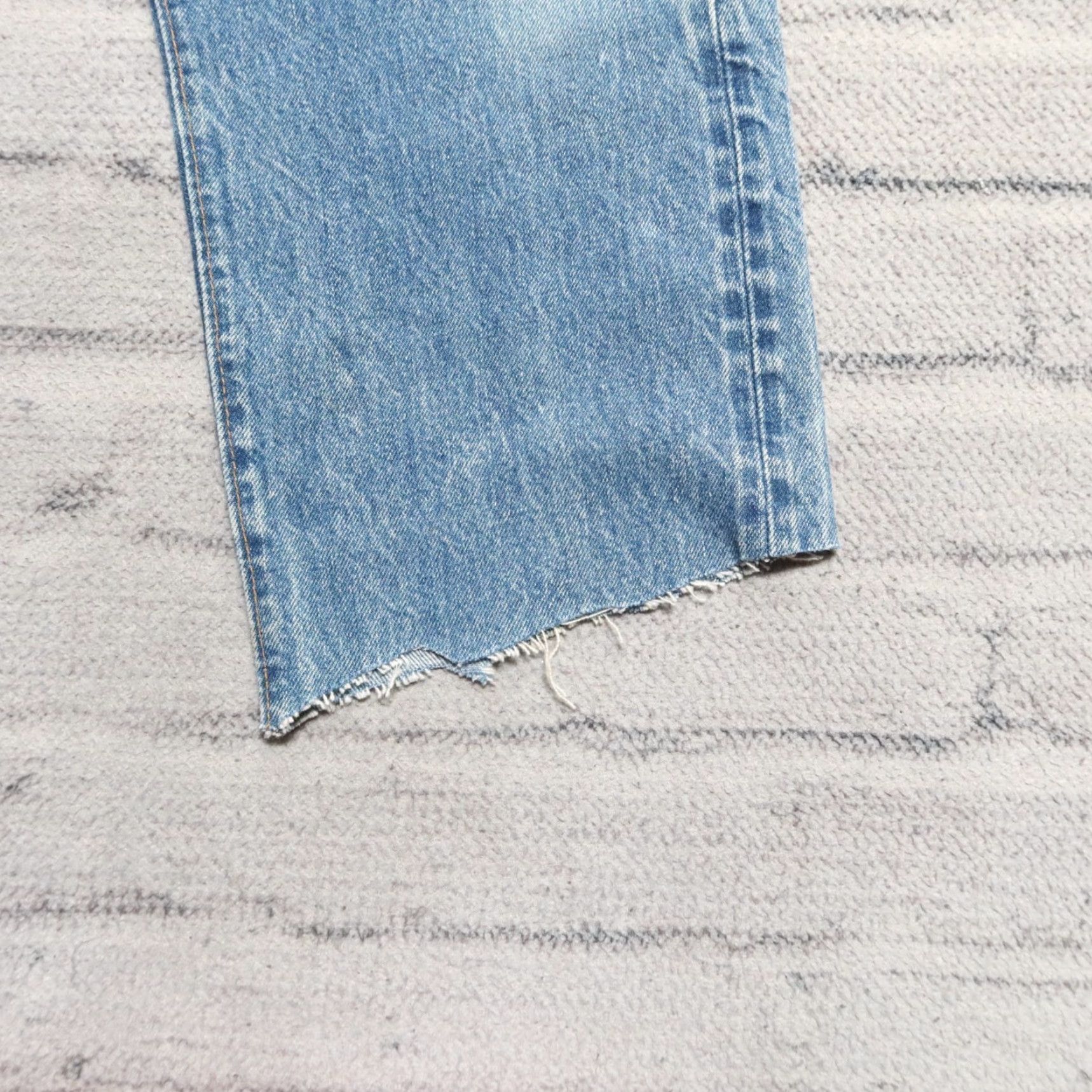 Levi's VINTAGE Levi's 501 Jeans Denim Jeans Mens 30 Medium Wash 26-27 Inseam Selvedge Button Closure Size US 30 / EU 46 - 5 Thumbnail