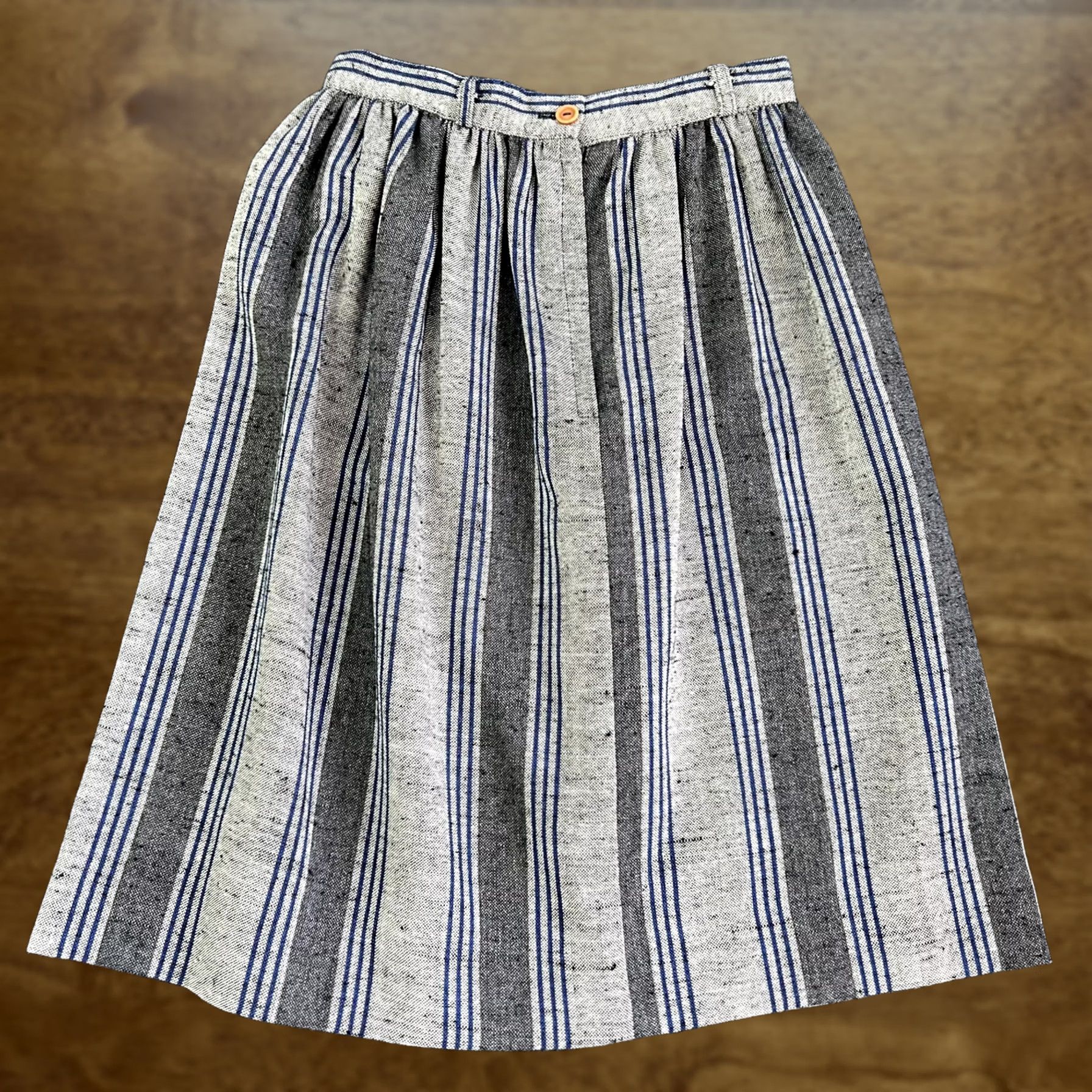 Vintage Vintage Gray Striped Pleated Midi Skirt Womens XS High Waist Zip Boho Size 26" / US 2 / IT 38 - 1 Thumbnail