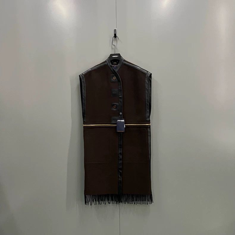 Louis Vuitton louis vuitton sleeveless zip coat with tassels-dmc Size US S / EU 44-46 / 1 - 1 Thumbnail