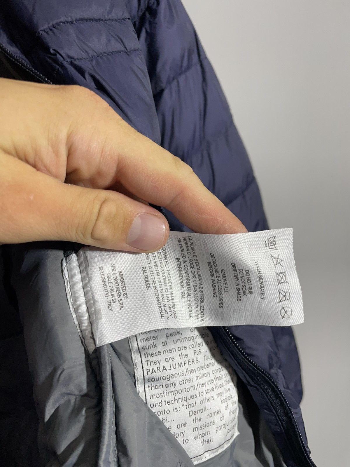 Parajumpers Parajumpers super light weight jacket size L Size US L / EU 52-54 / 3 - 16 Thumbnail