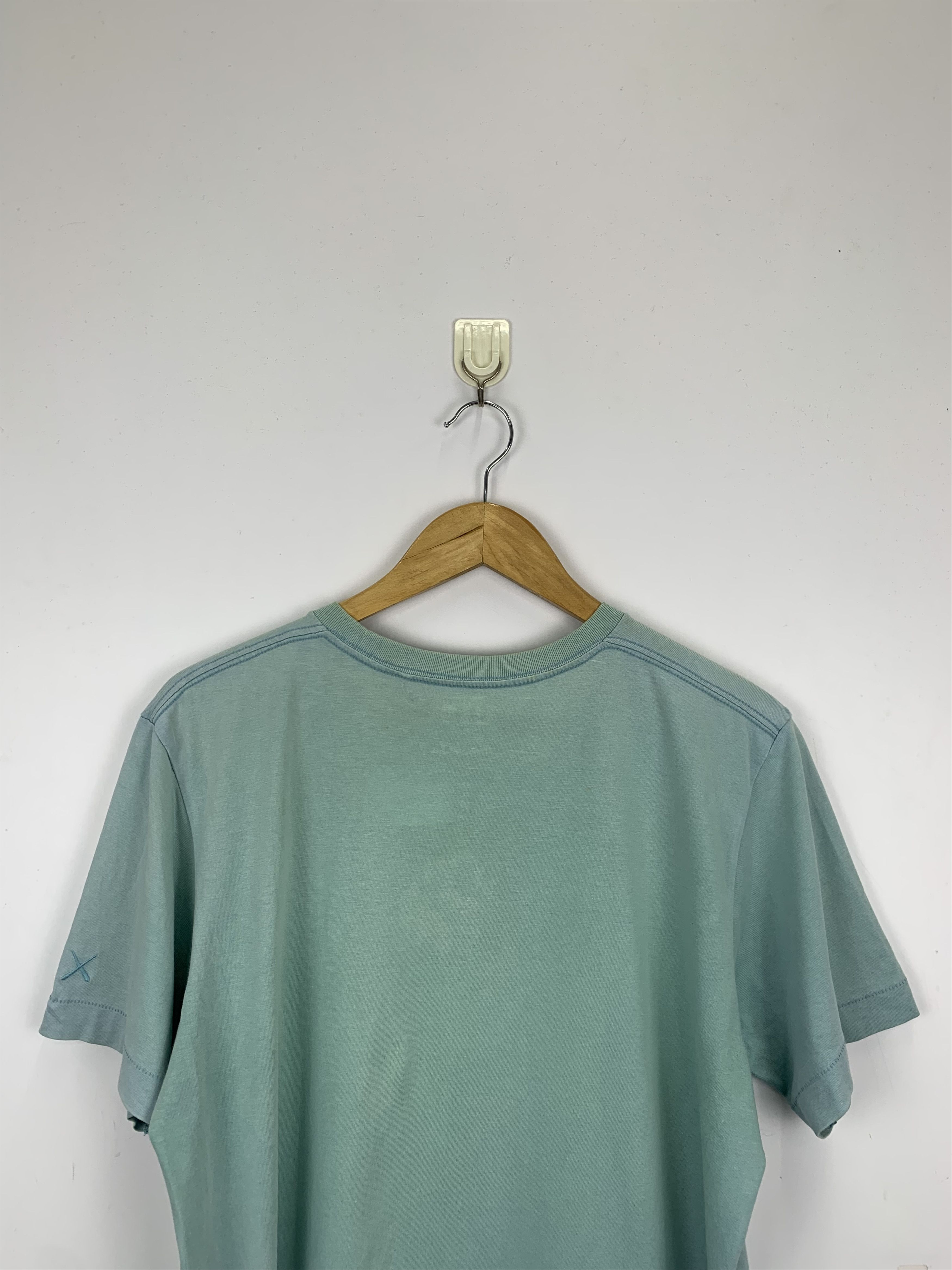 Kaws × Uniqlo Uniqlo X Kaws T Shirt TA0049 Size US M / EU 48-50 / 2 - 4 Thumbnail