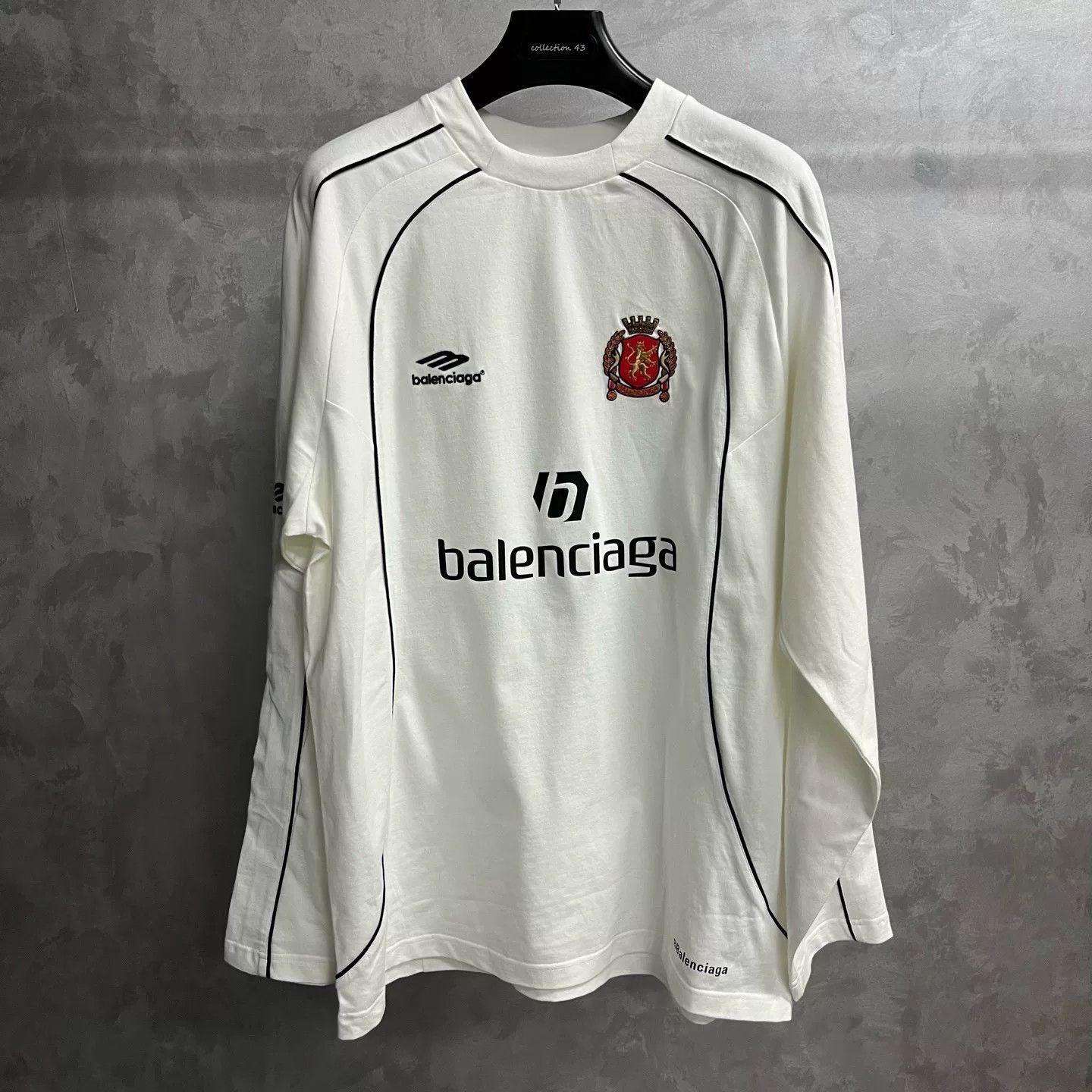 Balenciaga Balenciaga Retro Printed White T-Shirt xs Men Size US XS / EU 42 / 0 - 1 Thumbnail
