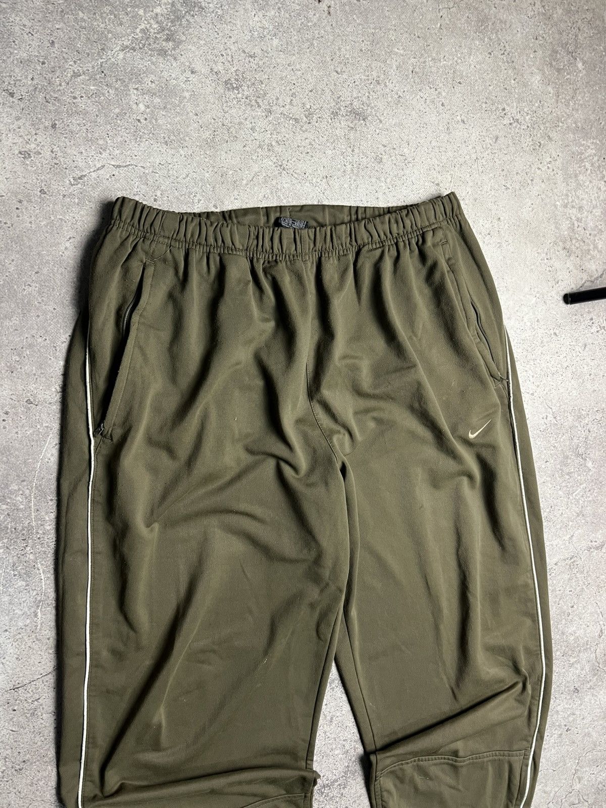 Nike Vintage Nike Track Pants Y2K Athletic Wear Casual Essential Size US 34 / EU 50 - 4 Thumbnail