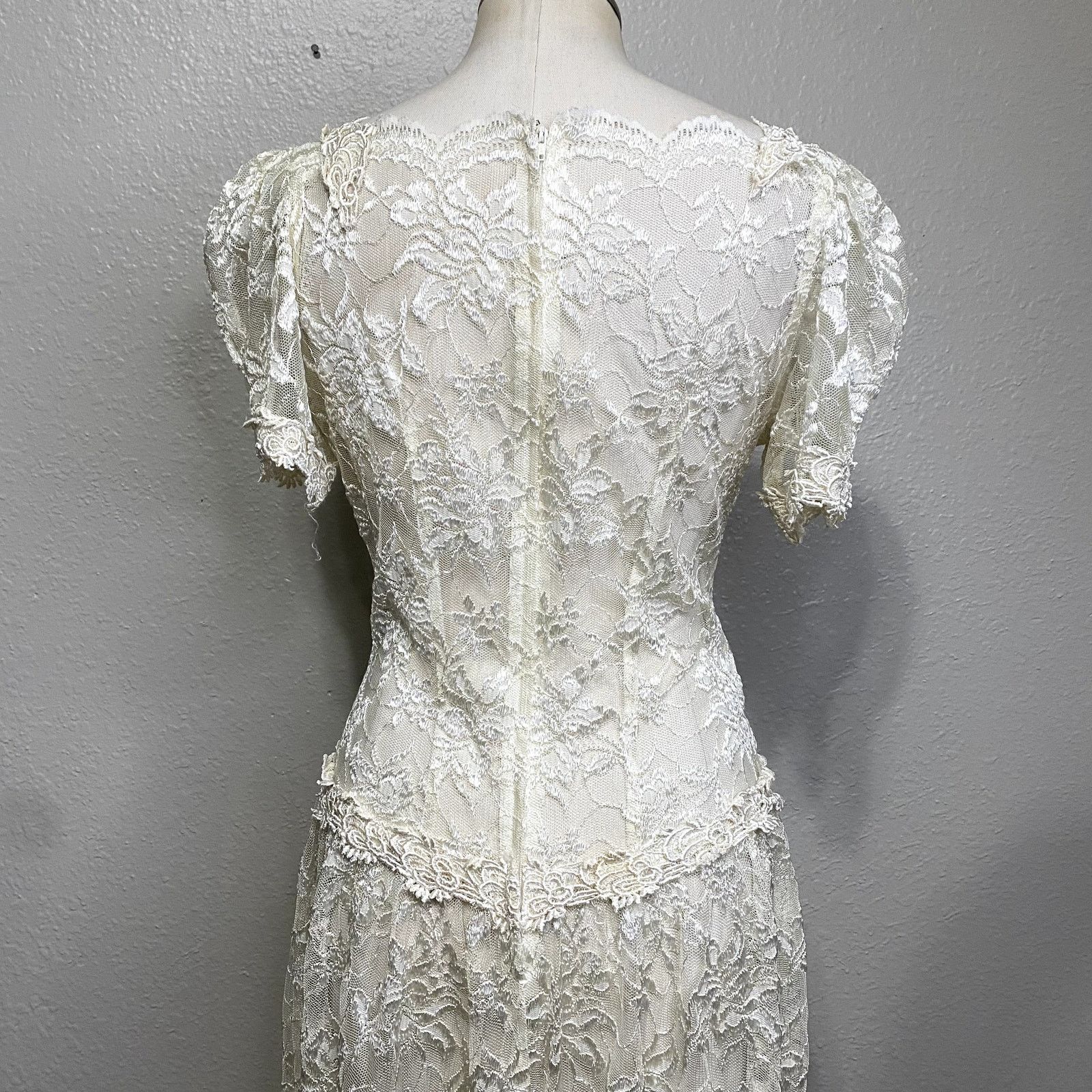 Other Beautiful VIntage 60's Sheer Lace Beaded Wedding Dress Size L / US 10 / IT 46 - 15 Thumbnail