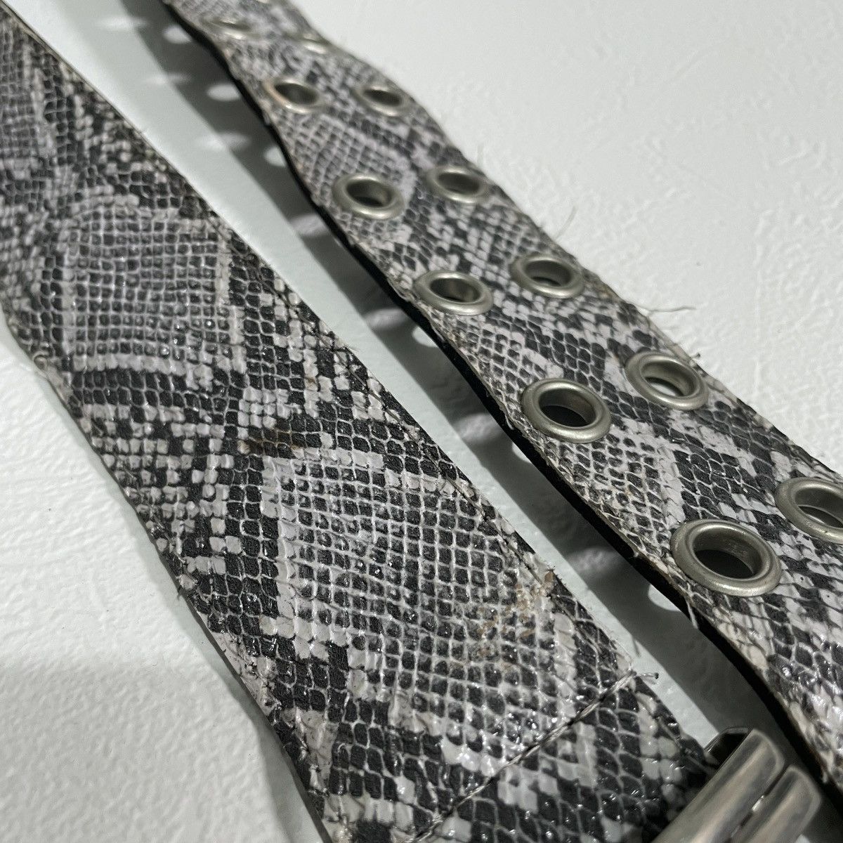 If Six Was Nine Vintage y2k snake skin belt Size ONE SIZE - 4 Thumbnail