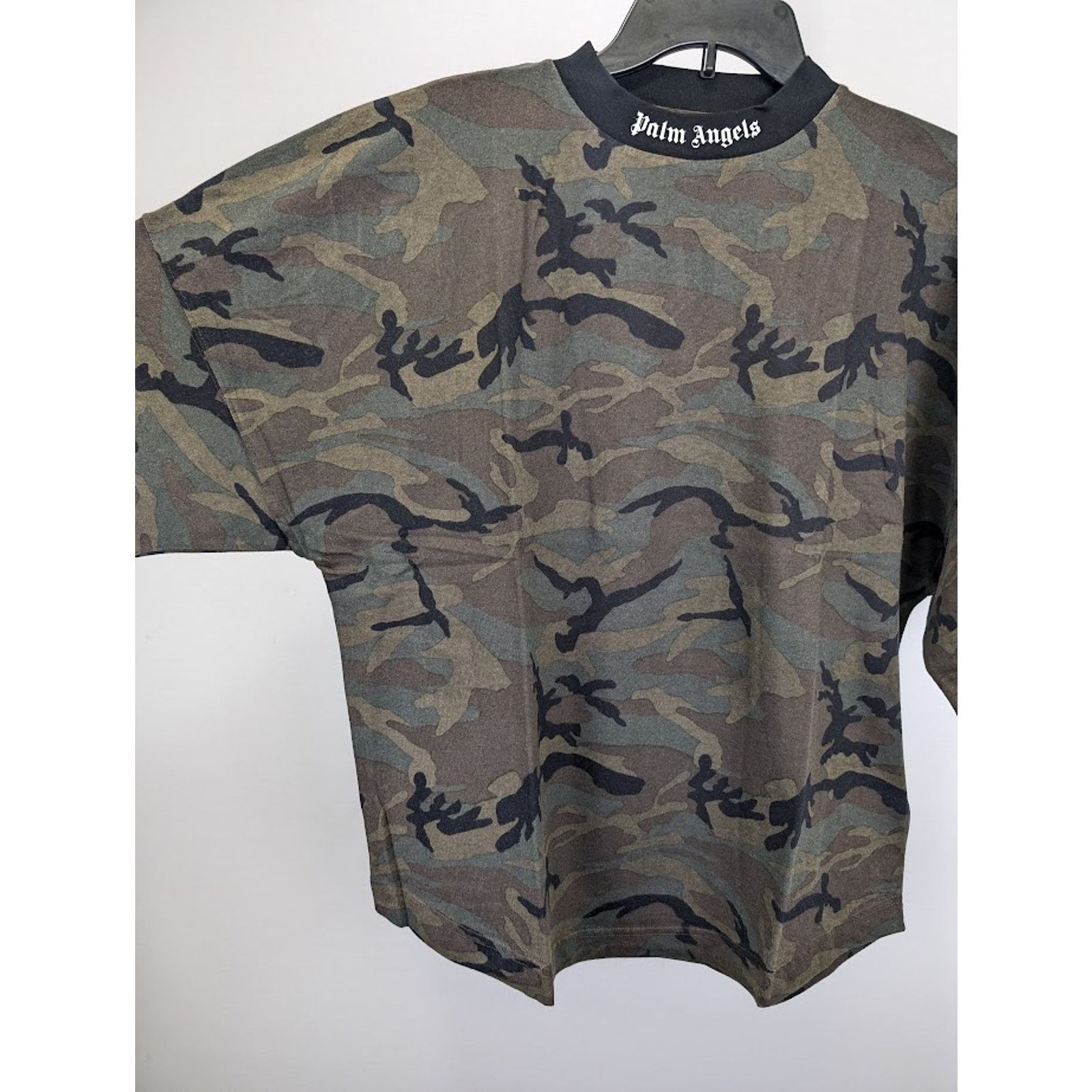 Palm Angels o1rshd1 Q:2 / Camo Classic Logo Over Tee in Military Black Size US XS / EU 42 / 0 - 5 Thumbnail