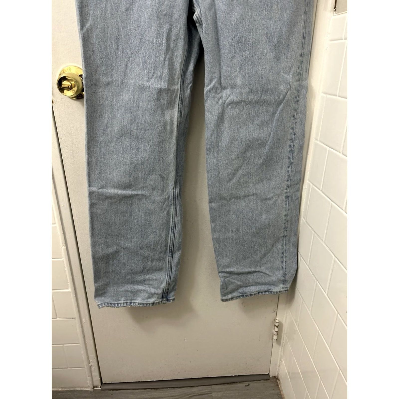 Abercrombie & Fitch Abercrombie & Fitch 90s Relaxed High Rise Jeans Womens Size 32 Light Wash Blue 90s Retro Vintage Style Jeans Women Size 24" / US 00 / IT 34 - 3 Thumbnail