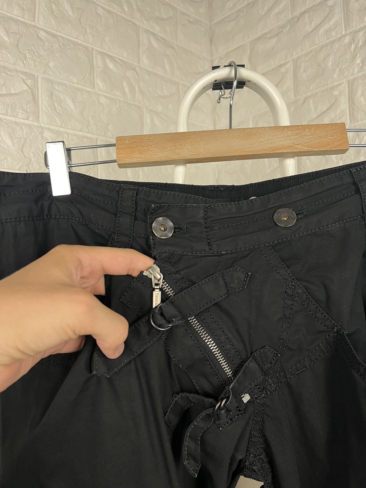 Yasuyuki Ishii Yasuyuki Ishii Bondage Cargo Pants Size US 35 - 7 Thumbnail