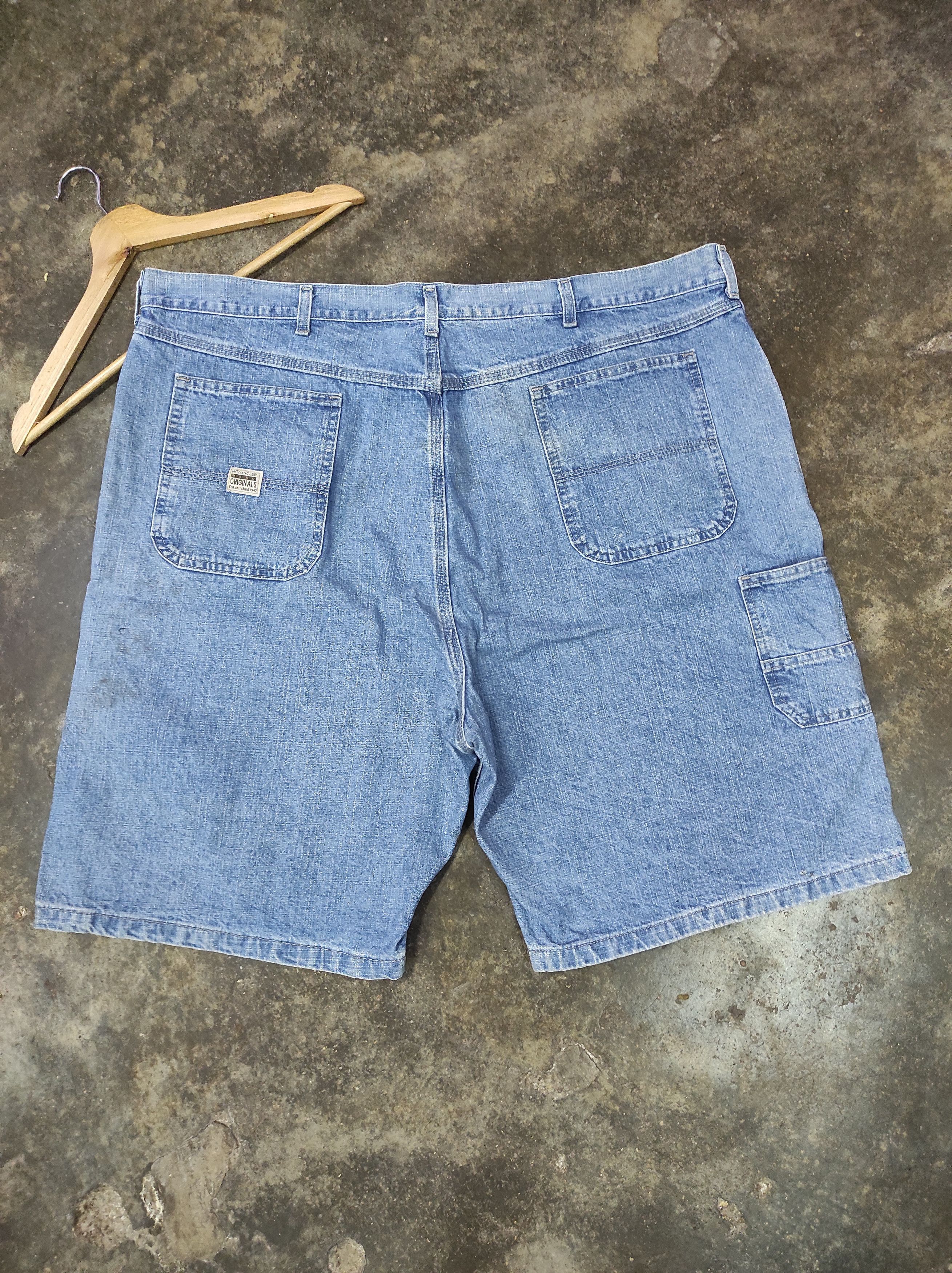Vintage × Wrangler WRANGLER HERO VTG DENIM BAGGY SHORT PANTS Size US 44 / EU 60 - 1 Thumbnail