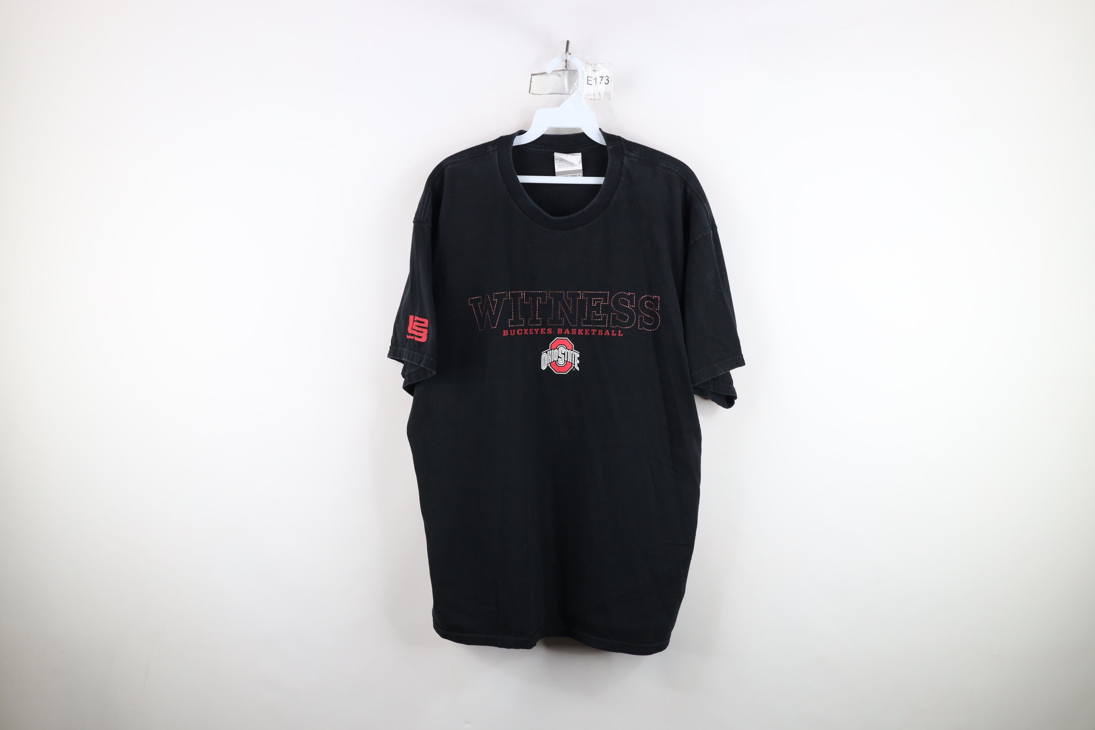 Nike Vintage Nike Lebron James University Basketball T-Shirt Size US L / EU 52-54 / 3 - 1 Thumbnail