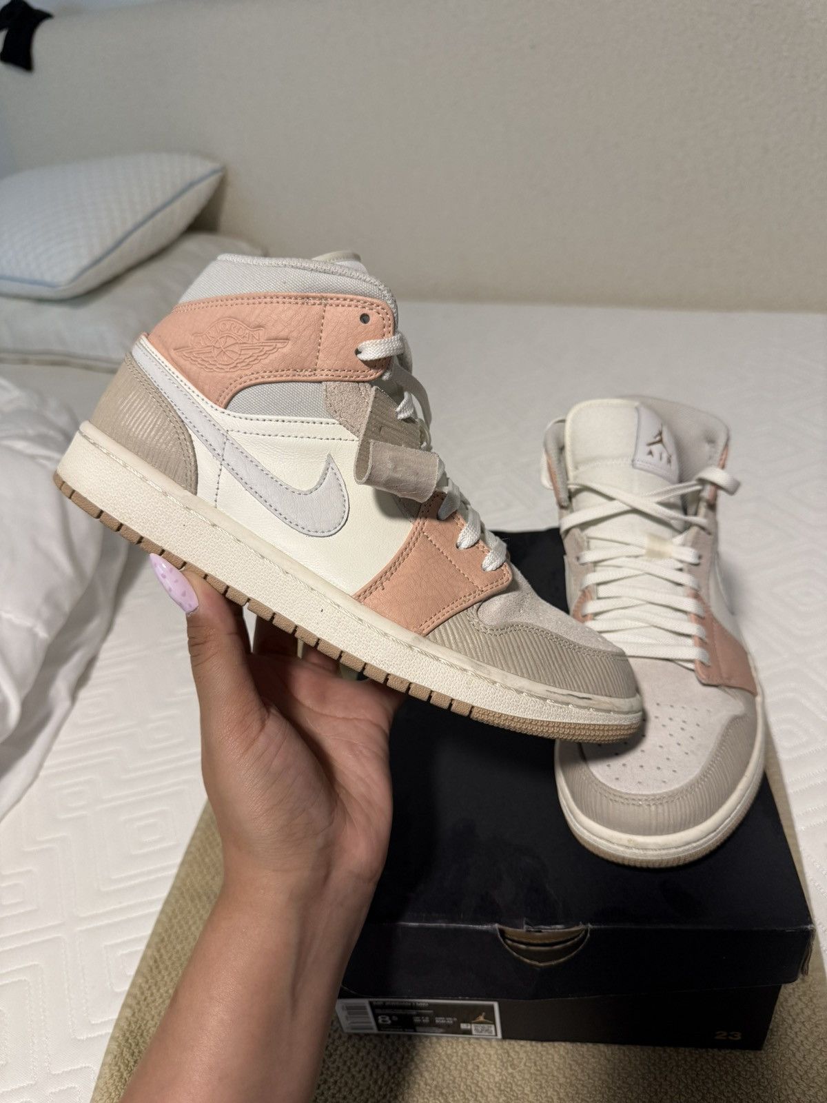 Nike Air Jordan 1s Size US 10 / IT 40 - 2 Thumbnail