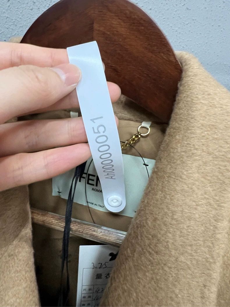 Fendi Fendi Beige DoubleBreasted Coat Size US M / EU 48-50 / 2 - 8 Thumbnail