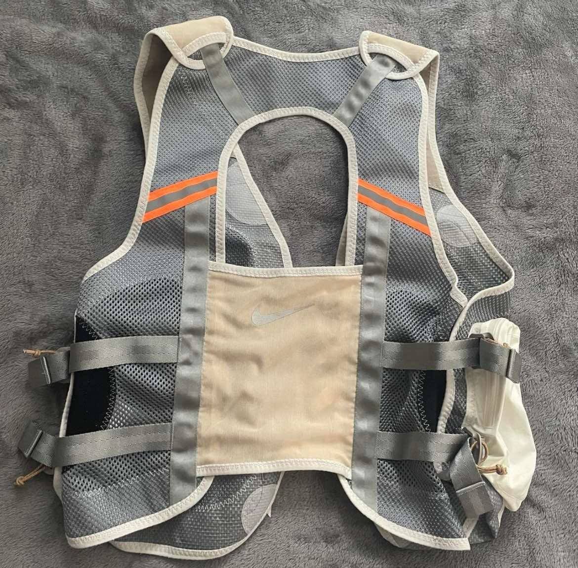 Nike Used Nike Ispa Series Vest Beige Rare Hikking Size S/M Size US M / EU 48-50 / 2 - 6 Thumbnail