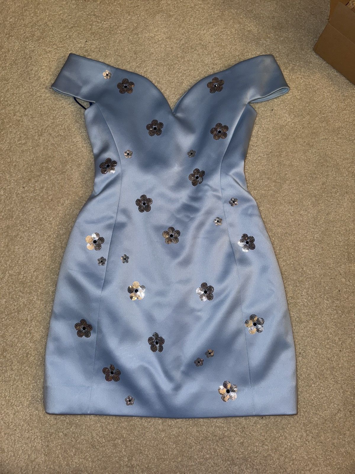 Marc Jacobs Marc Jacobs Daisy Sequined Off The Shoulder Mini Dress Size XS / US 0-2 / IT 36-38 - 2 Thumbnail