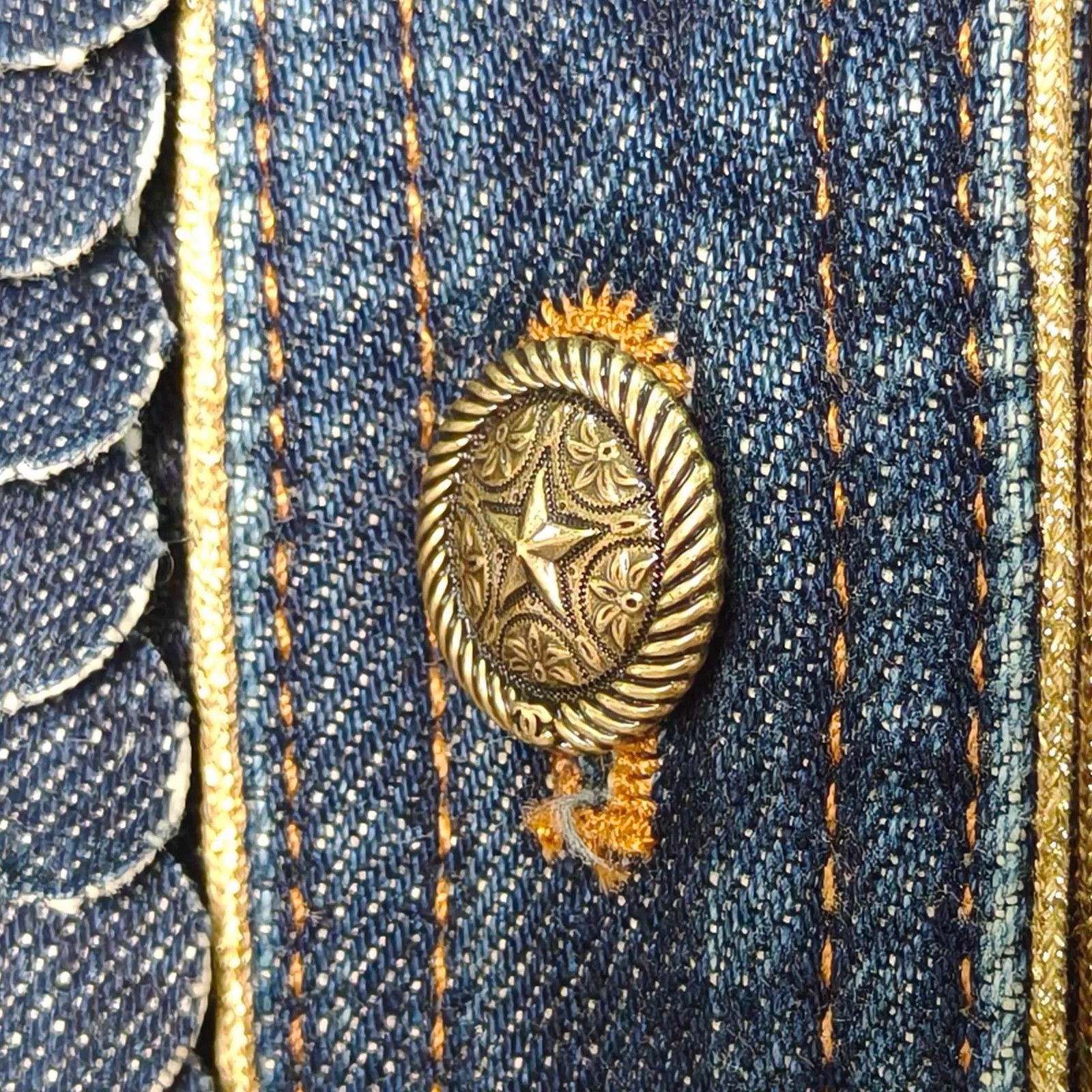 Chanel Chanel Dallas Heavy Scallop Denim Jacket 38 Size S / US 4 / IT 40 - 3 Thumbnail