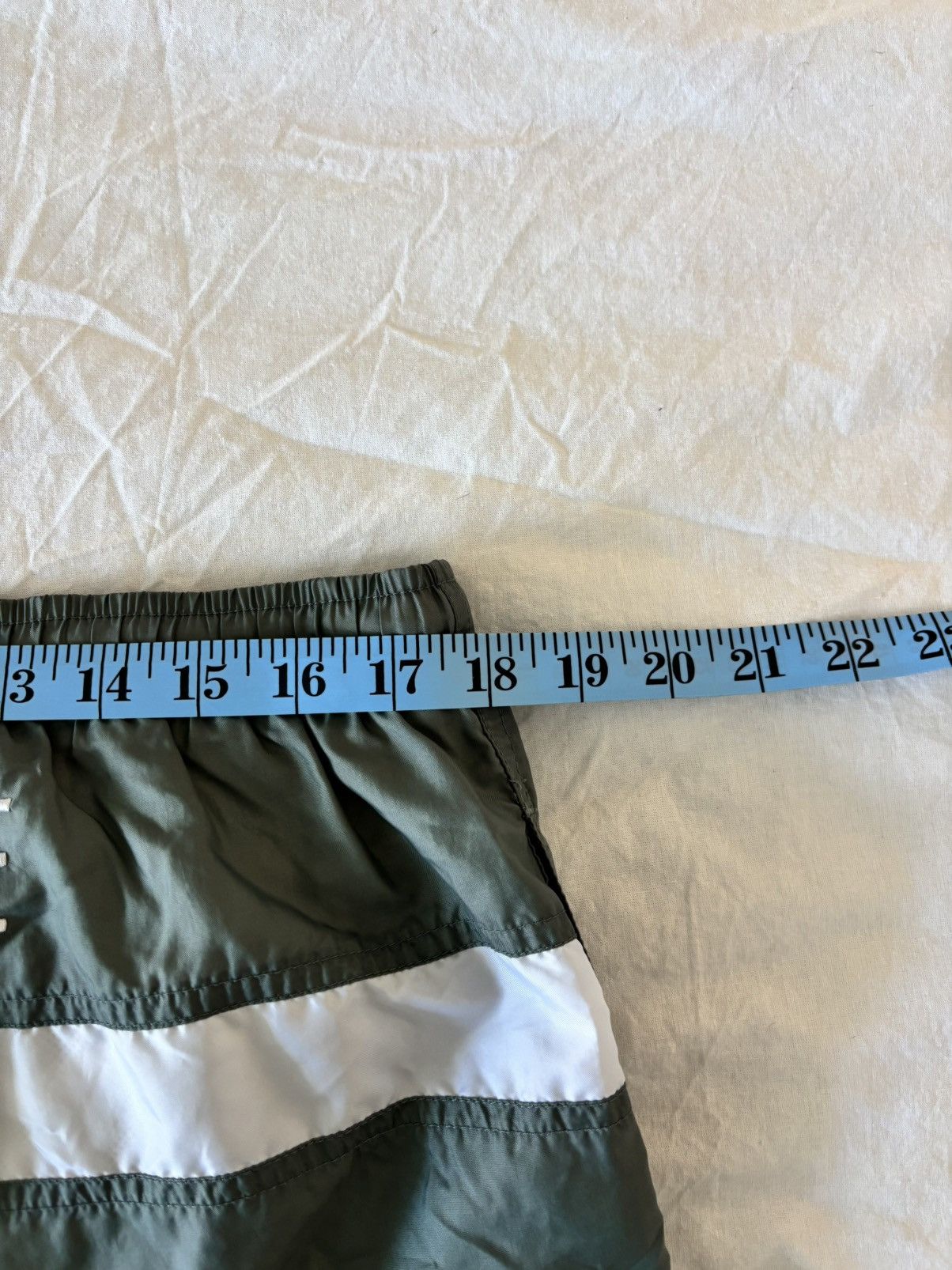 Nike Nike Vintage Swoosh Olive Green Nylon Shorts Medium Size US 33 - 7 Thumbnail