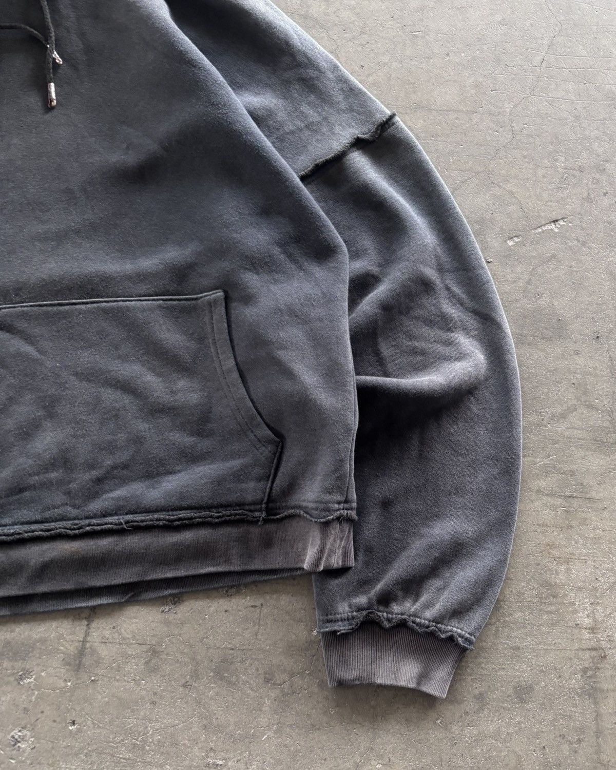 Japanese Brand × Vintage 2000s Faded Black Boxy Hoodie Size US L / EU 52-54 / 3 - 2 Thumbnail