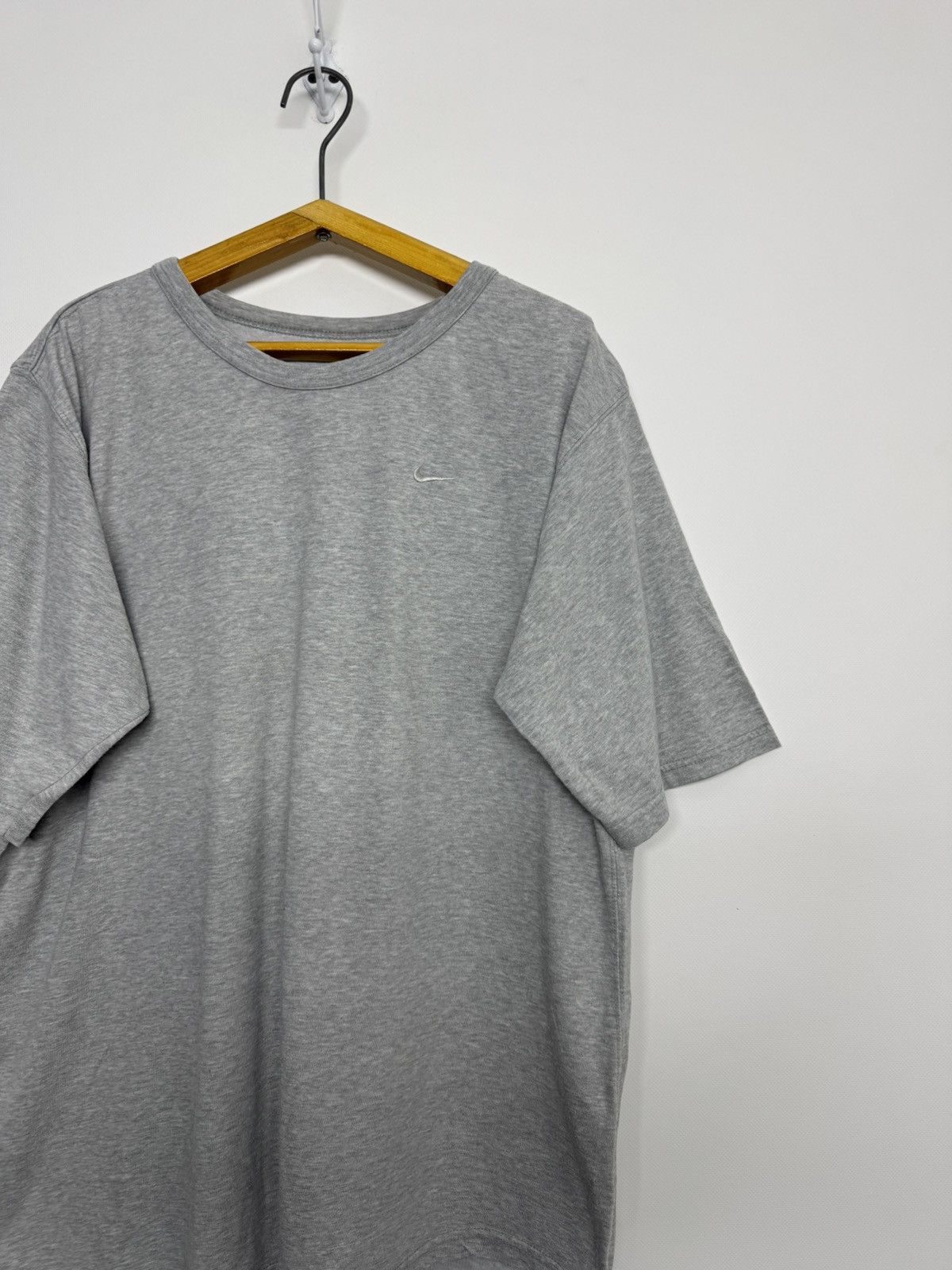 Nike Vintage Y2k Nike Swoosh Logo T-Shirt Size US L / EU 52-54 / 3 - 2 Thumbnail