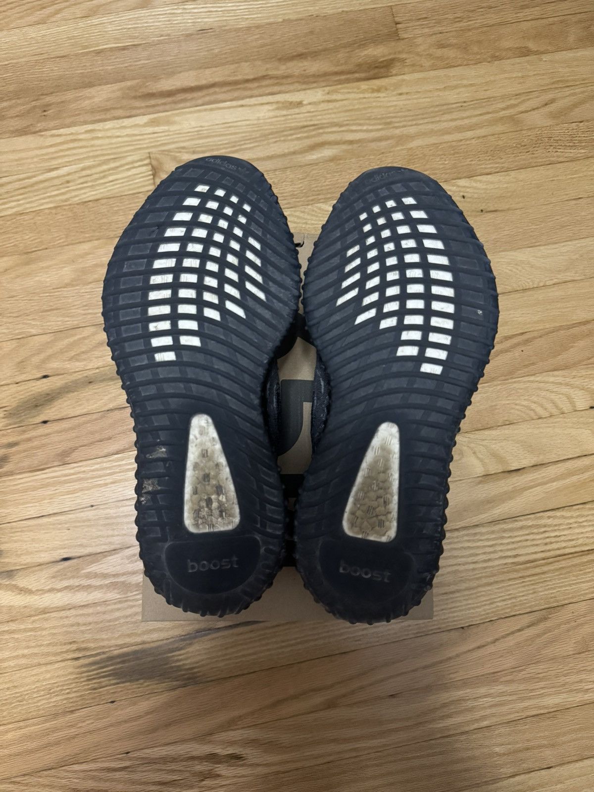 Yeezy Yeezy 350 v2 mx dark salt Size US 10.5 / EU 43-44 - 5 Thumbnail