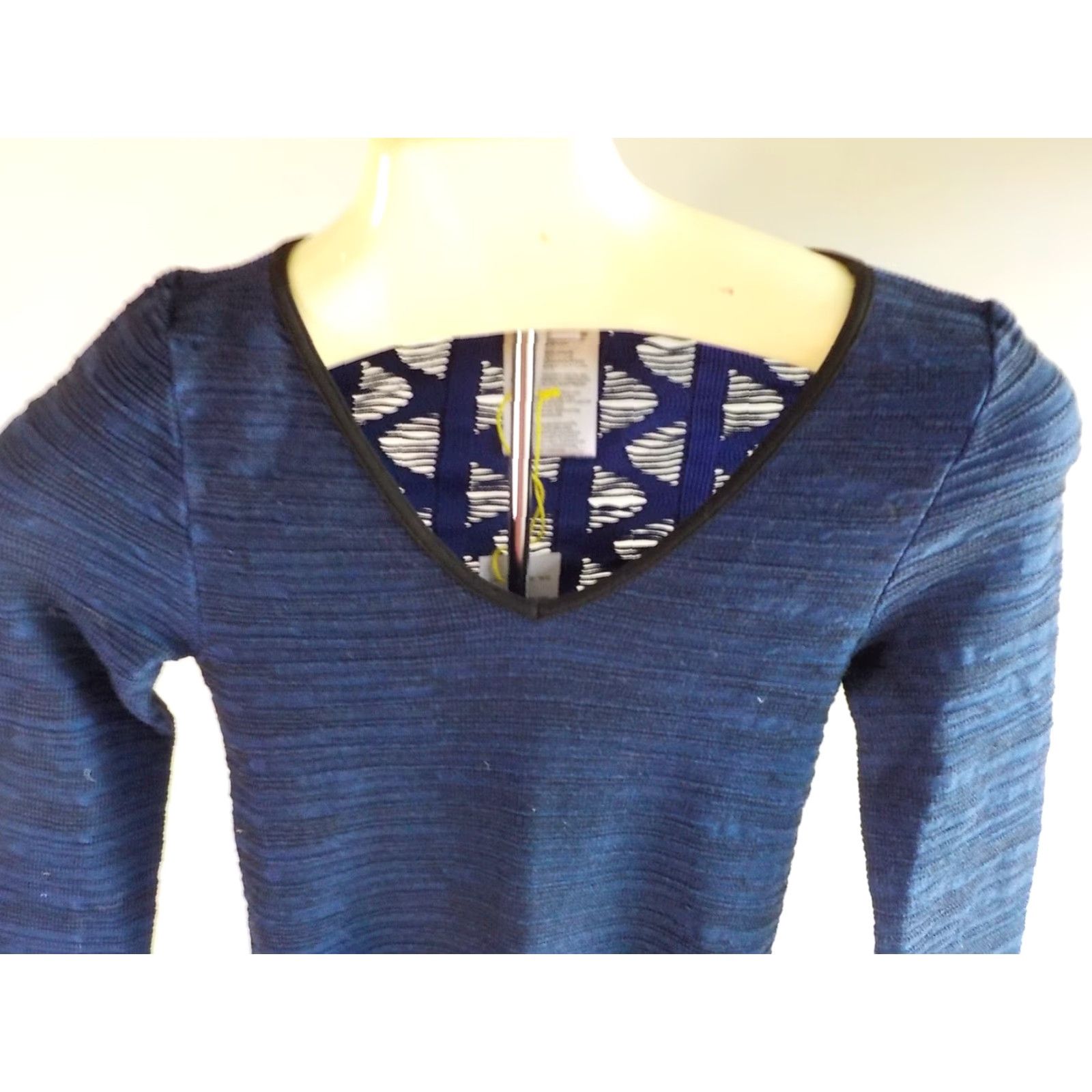 Bcbgmaxazria VINTAGE BCBGMAXAZRIA BCBG Generation LS Knit Mini Dress w Lace Back Blue XS/S Women Dress XS/S NWT Lace Back Blue Womens Size XS / US 0-2 / IT 36-38 - 2 Thumbnail