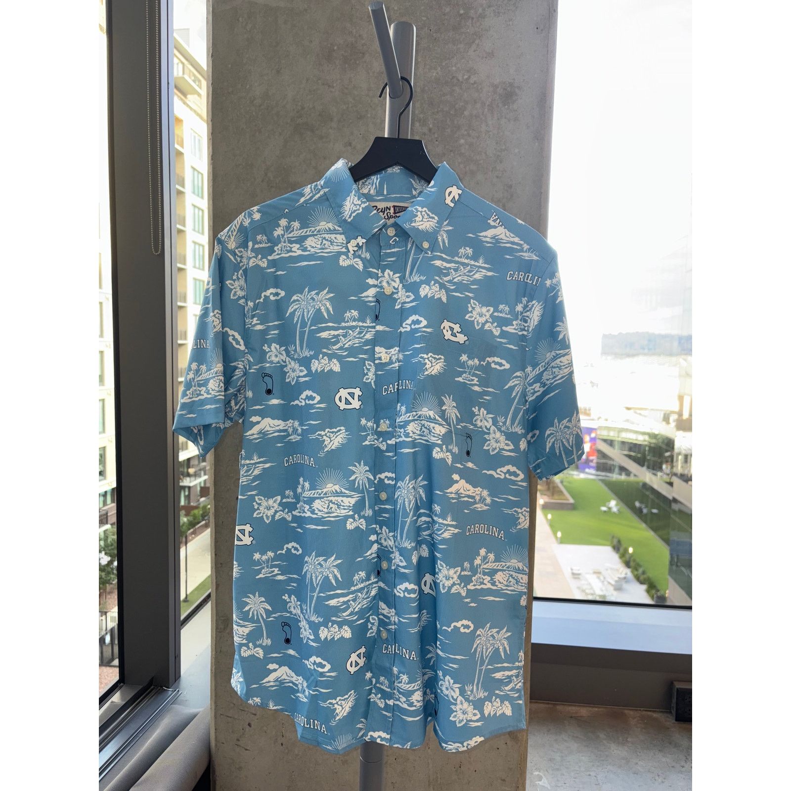 Reyn Spooner University of North Carolina UNC Kekai Performance Shirt Size US L / EU 52-54 / 3 - 1 Thumbnail