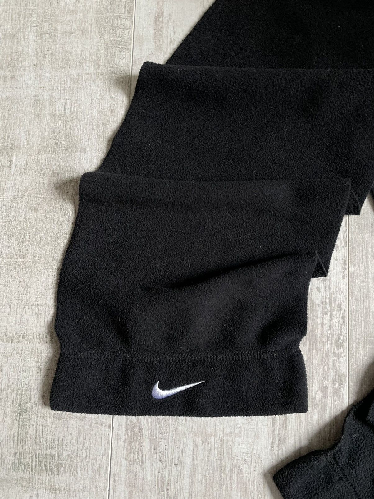 Nike × Vintage Vintage Y2K Nike 90’s Fleece Scarf Swoosh Black Size ONE SIZE - 4 Thumbnail