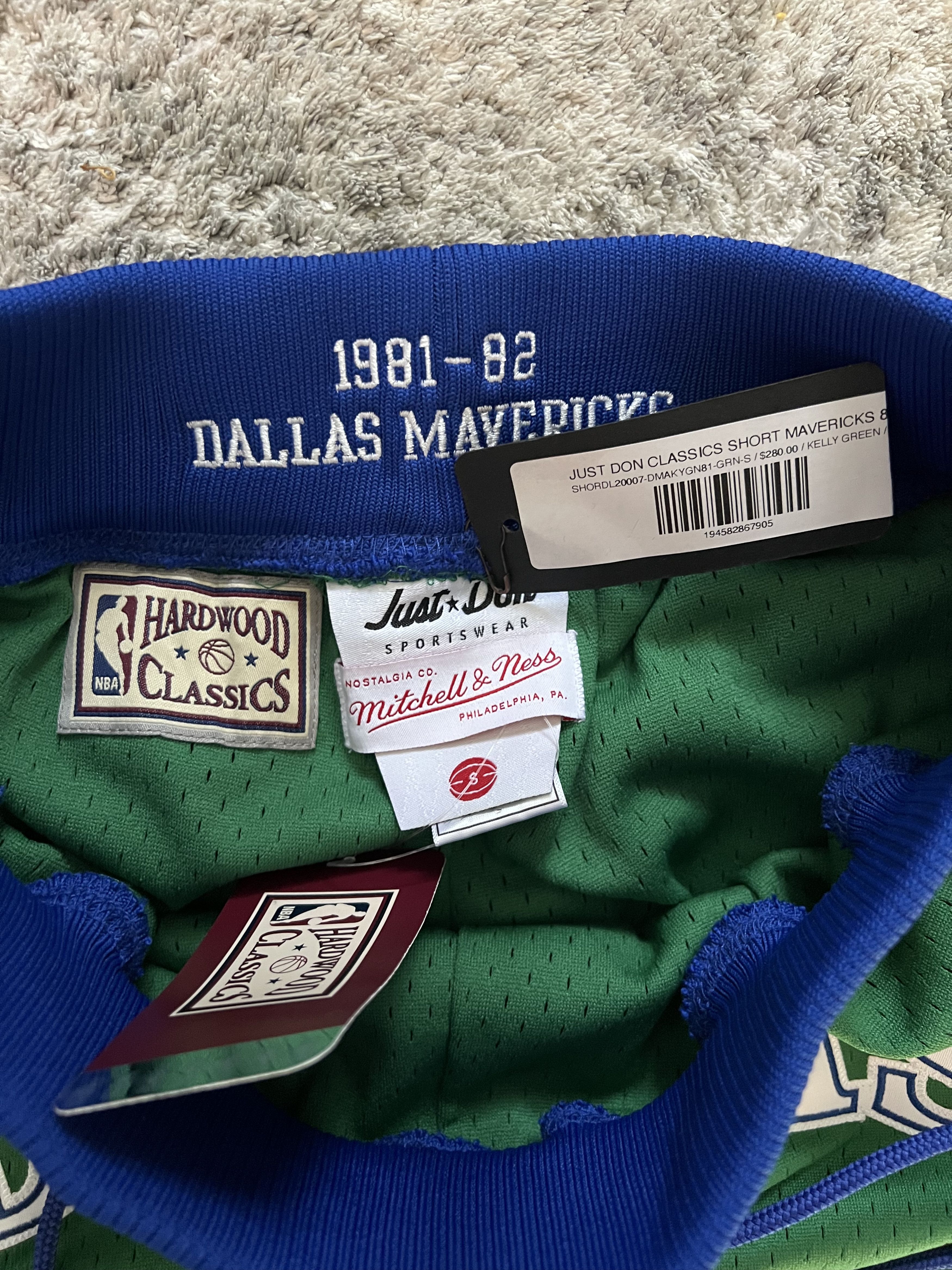 Just Don × Mitchell & Ness Dallas Mavericks 1981-82 NBA Just Don Mitchell & Ness Shorts Size US 30 / EU 46 - 9 Thumbnail